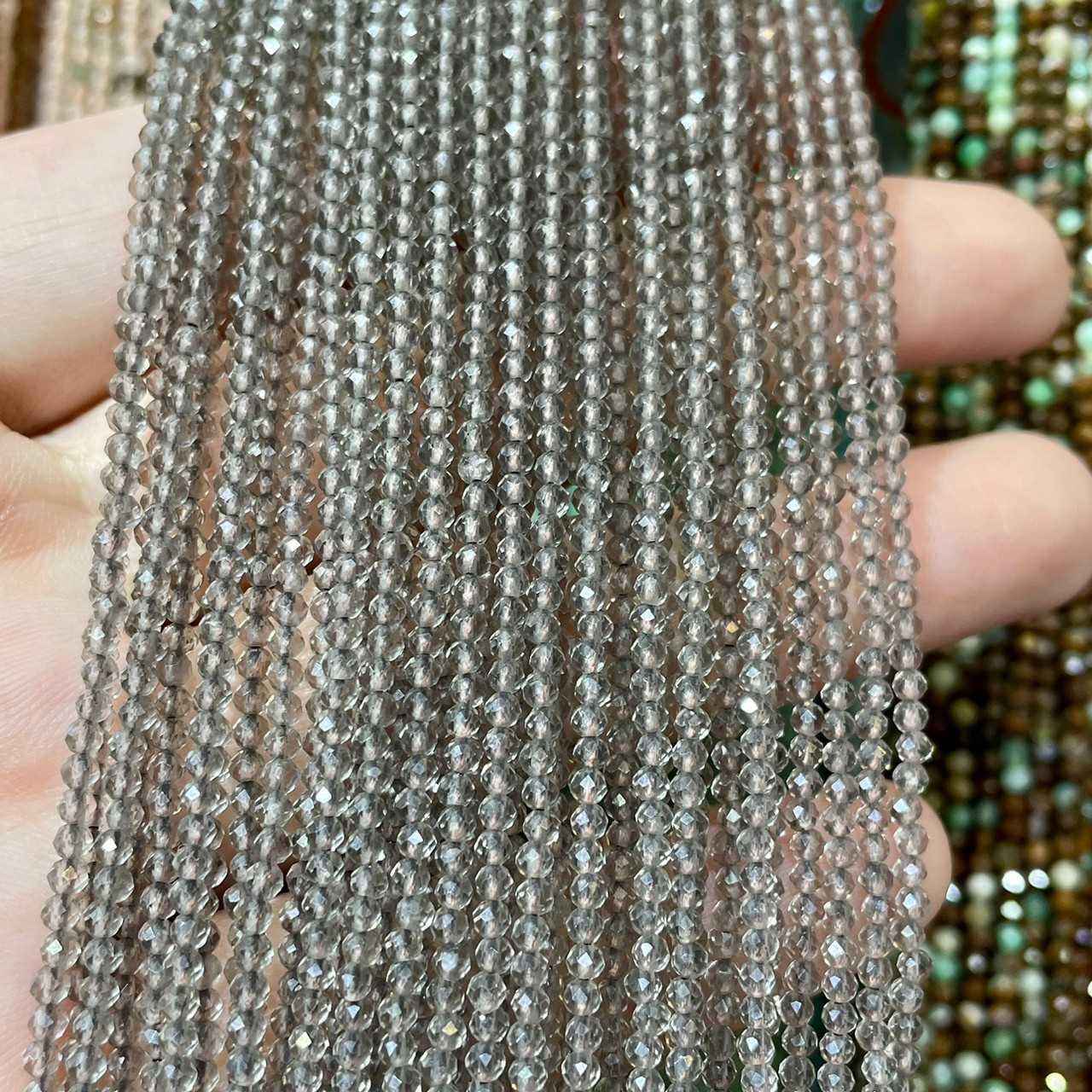 สโมคกี้ ควอตซ์ (Smoky Quartz) 2 mm เจียเหลี่ยม เส้นยาว