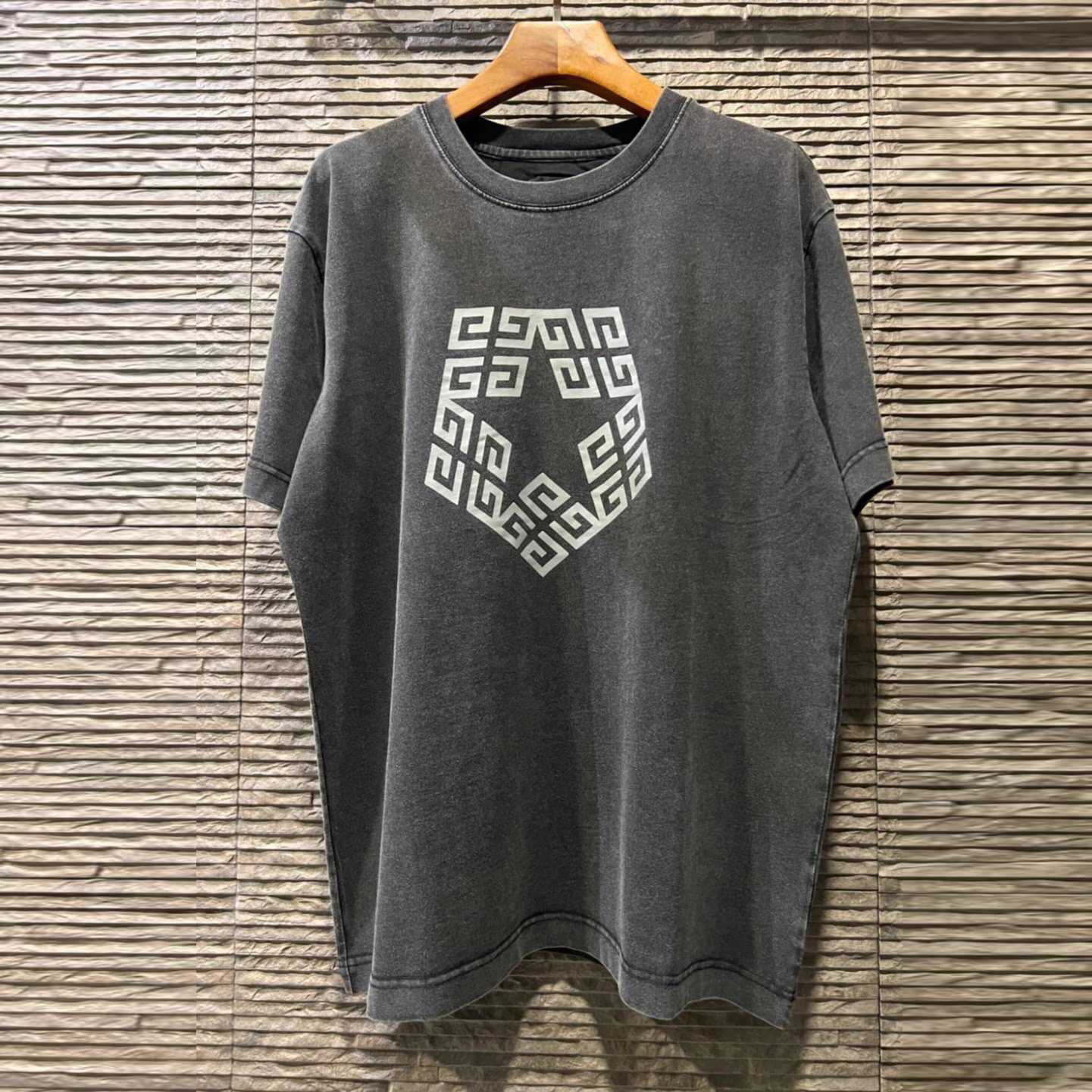 GIVENCHY SLIM FIT 4G STAR TEE เสื้อยืดคอกลมแขนสั้น แบรนด์จิวองชี่ ผ้าฟอก ดาว