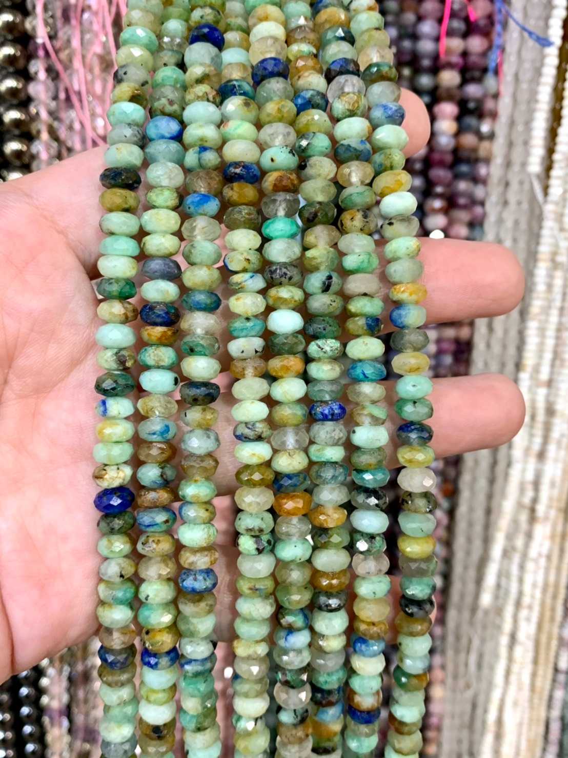 กรีน ไคยาไนท์ ทรงล้อรถ (Green Kyanite) ผิวเจียเหลี่ยมเหลี่ยม เกรด AAA เส้นยาว