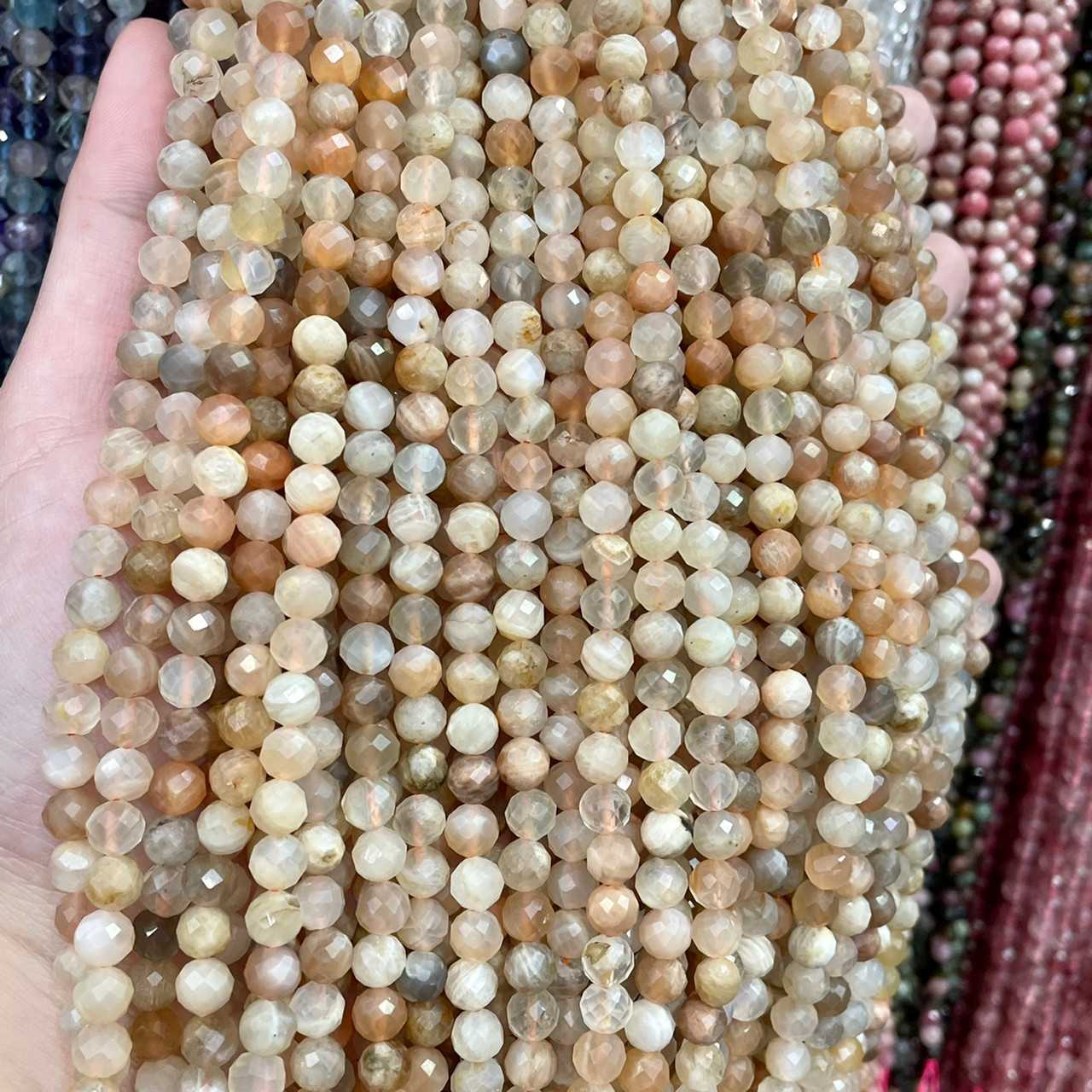 ซันสโตน รวมสี (Mix Sunstone) 6 mm เจียเหลี่ยม เส้นยาว
