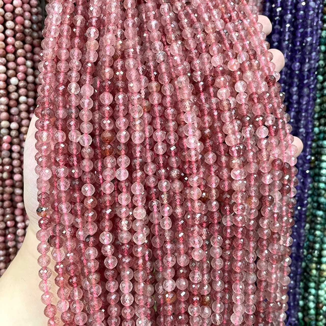 สตรอเบอรี่ ควอตซ์ (Strawberry Quartz) 6 mm เจียเหลี่ยม เส้นยาว