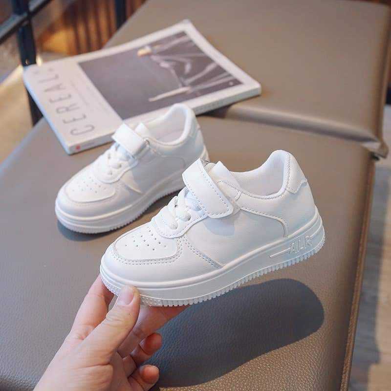 #พร้อมส่ง รองเท้าผ้าใบเด็ก