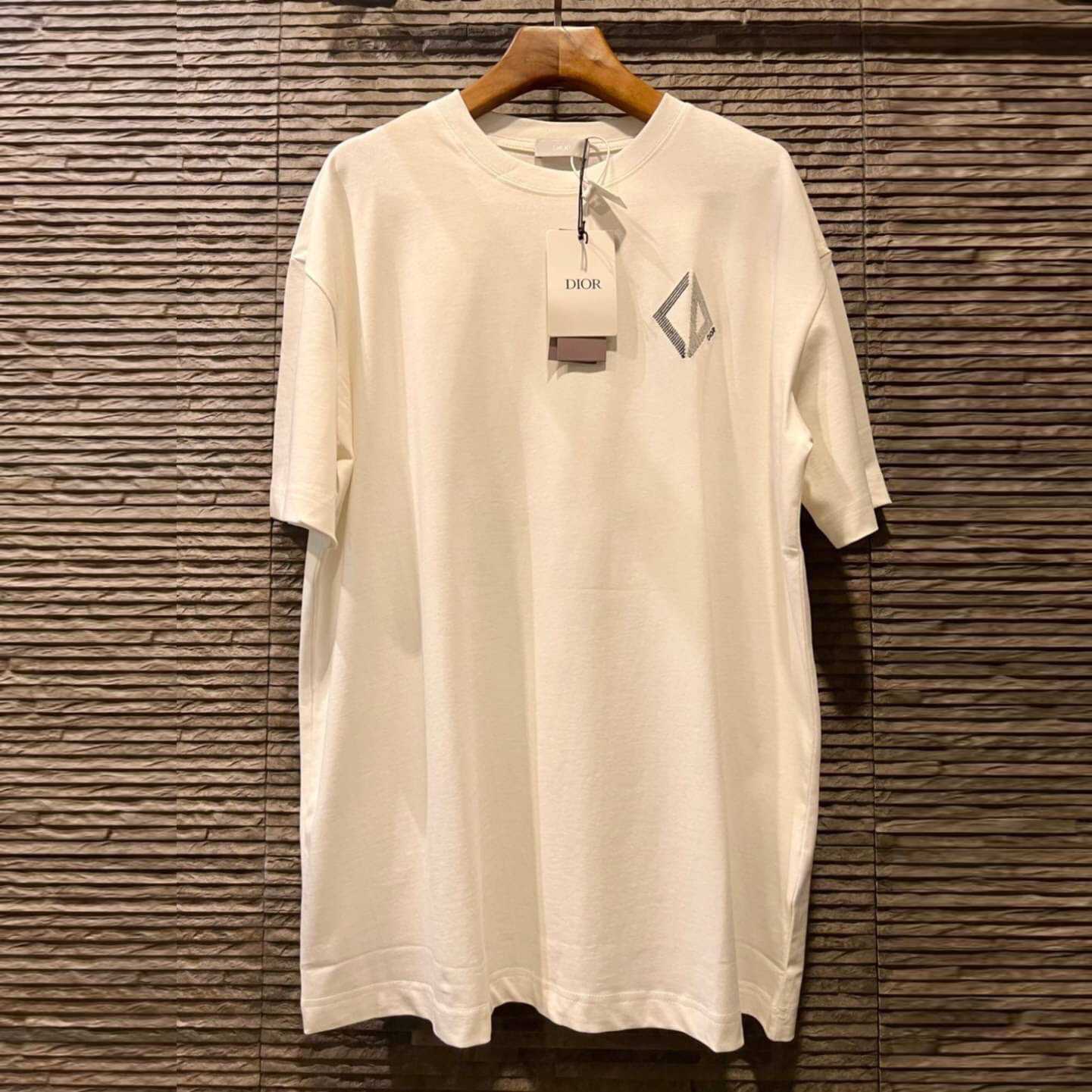 CHRISTIAN DIOR CD DIAMOND RELAXED-FIT T-SHIRT เสื้อยืดคอกลมแขนสั้น แบรนด์คริสเตียนดิออร์