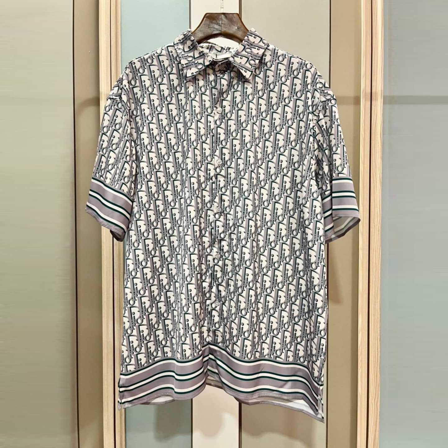 CHRISTIAN DIOR OBLIQUE SHORT-SLEEVED SHIRT MAUVE SILK TWILL เสื้อเชิ้ตคริสเตียนดิออร์ ผ้า silk