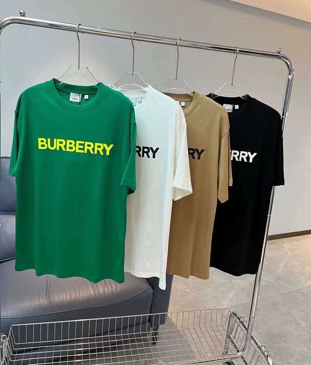 BURBERRY LOGO PRINT COTTON T-SHIRT เสื้อยืดคอกลมแขนสั้น แบรนด์เบอเบอรี่