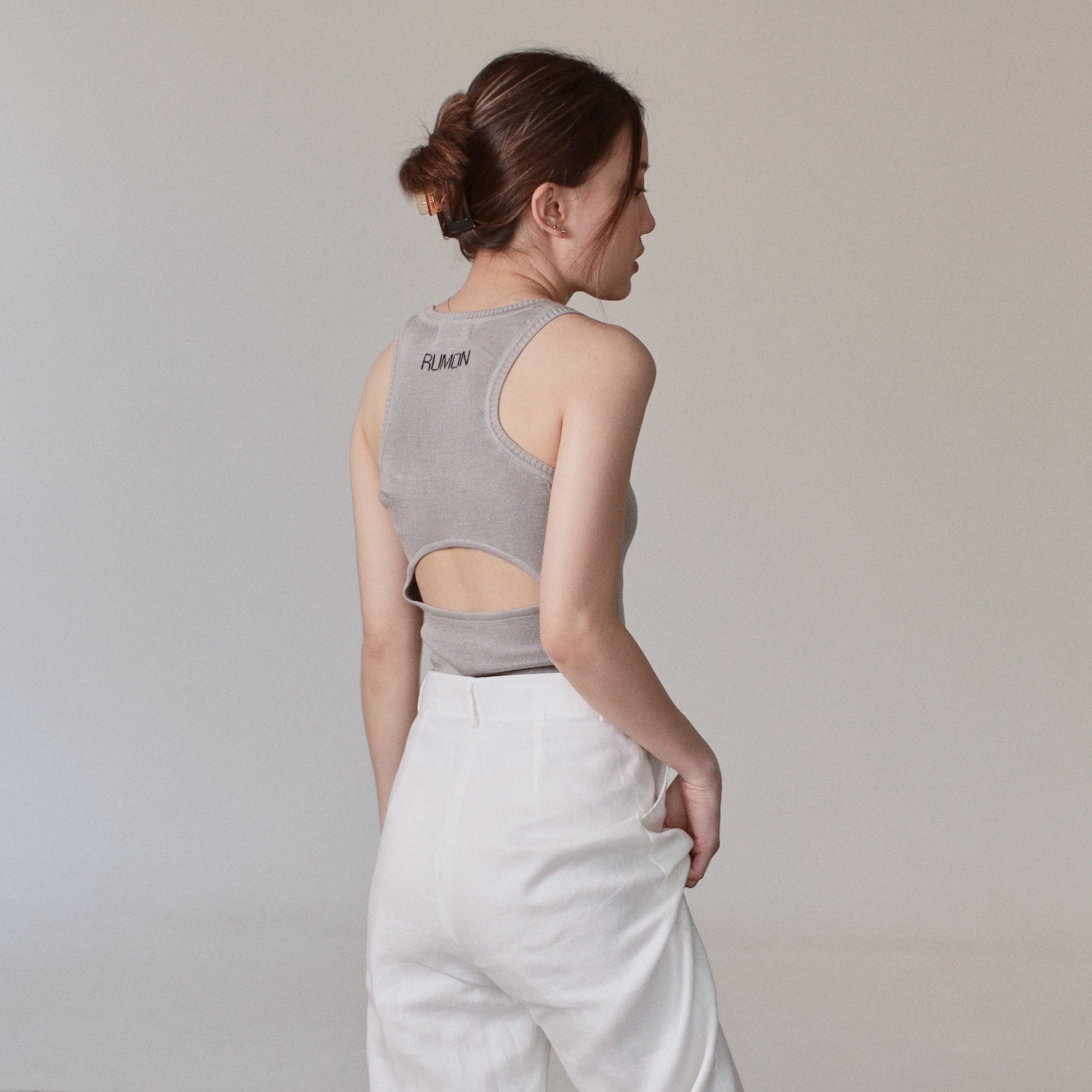 RUMON OFFICIAL - Cut-Out Back Knit Tank Top