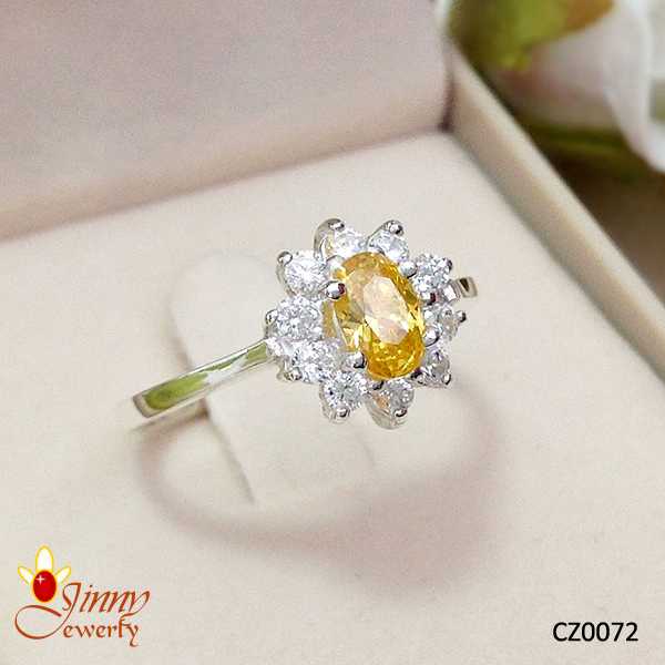 แหวนเงินแท้ 92.5% พลอยสีเหลือง ประดับเพชร cz รอบวง 10 เม็ด เล่นแสงดีมากๆ