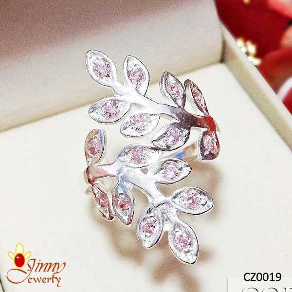 แหวนเงินแท้ 92.5% ใบมะกอกเก๋ๆ ประดับเพชร cz สีชมพูอ่อน เสริมดวง เรื่องการงาน ชัยชนะ