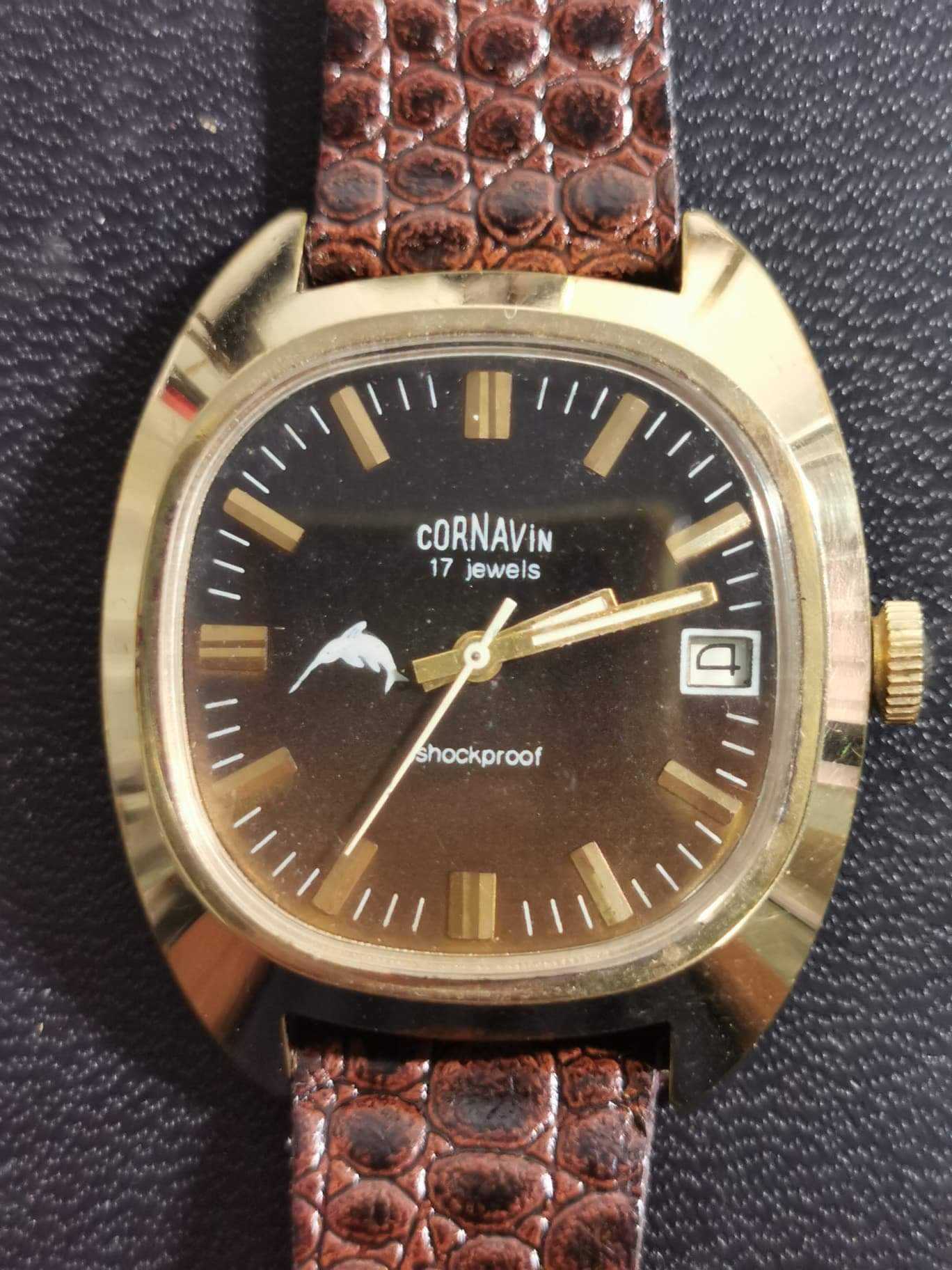 นาฬิกา CORNAVIN 17 JEWELS SHOCKPROOF เรือนเหลี่ยม สายหนัง รุ่นเก่า ของใหม่ พร้อมใช้งาน หายาก น่าสะสม