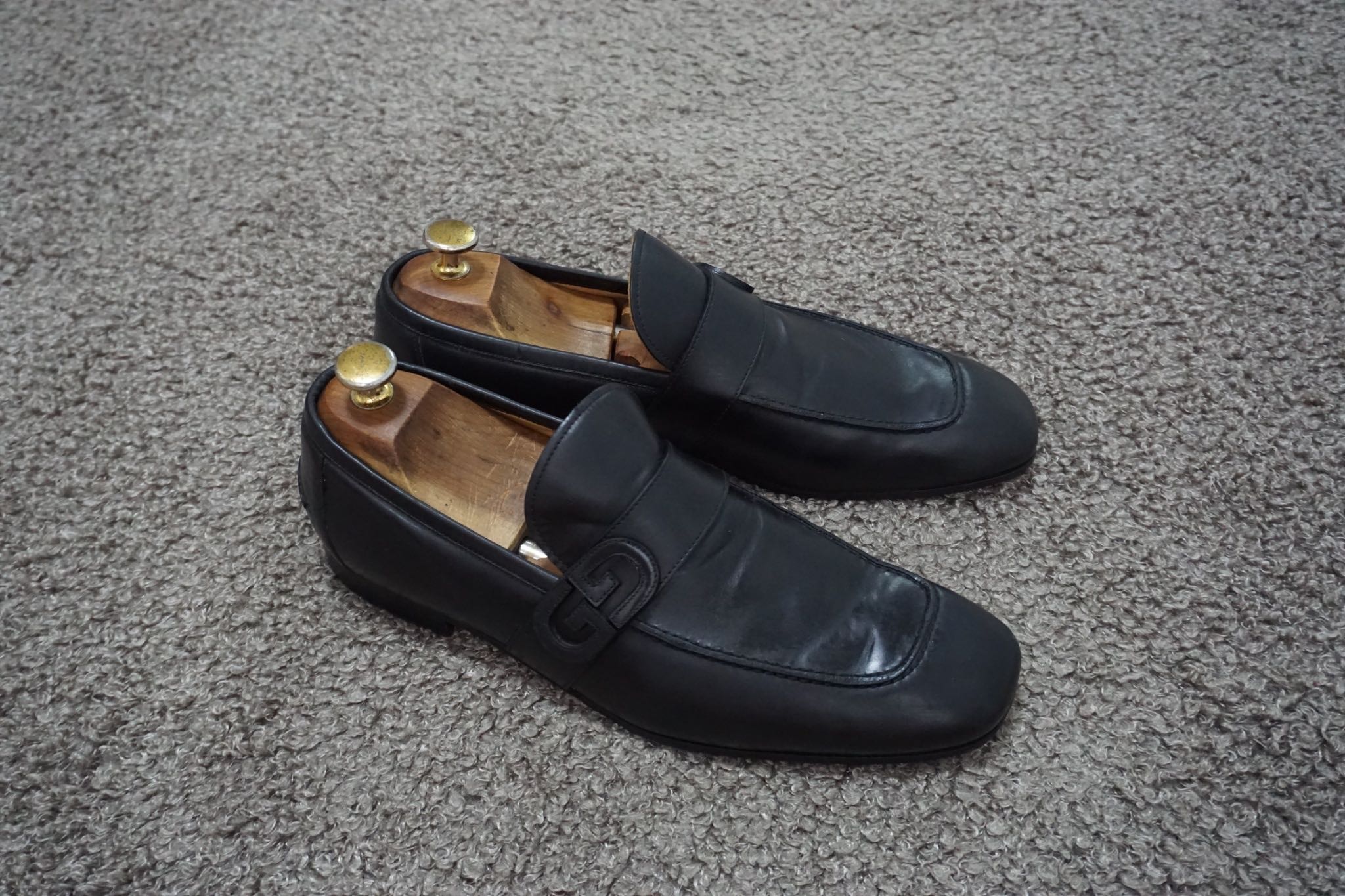 GUCCI SIGNATURE LOAFER SHOES size 6
