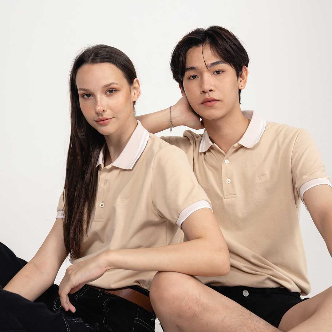 Basic เสื้อโปโล unisex แขนสั้น ทรงตรง สีครีม