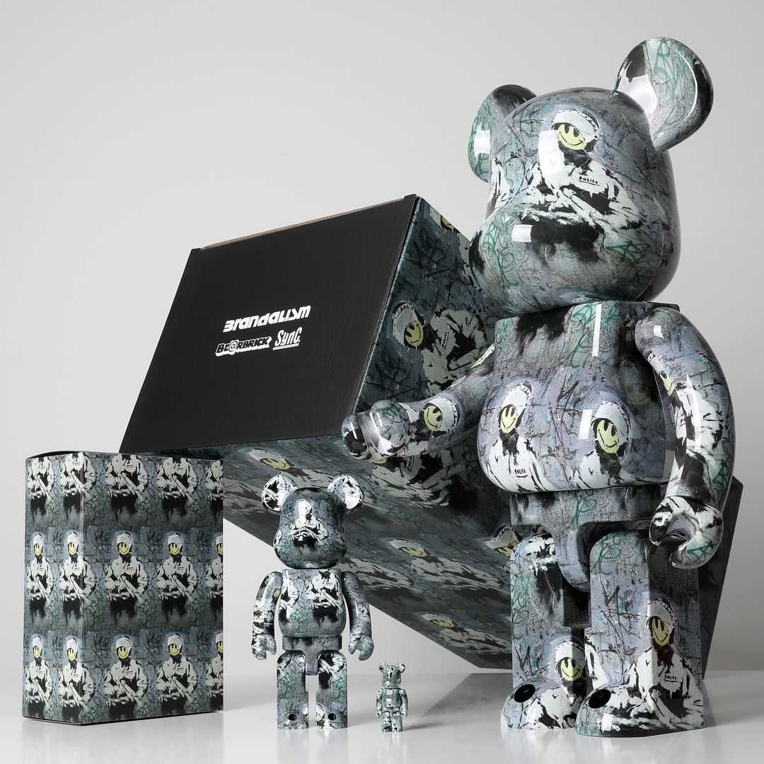 Be@rbrick Banksy Riot 100%+400%