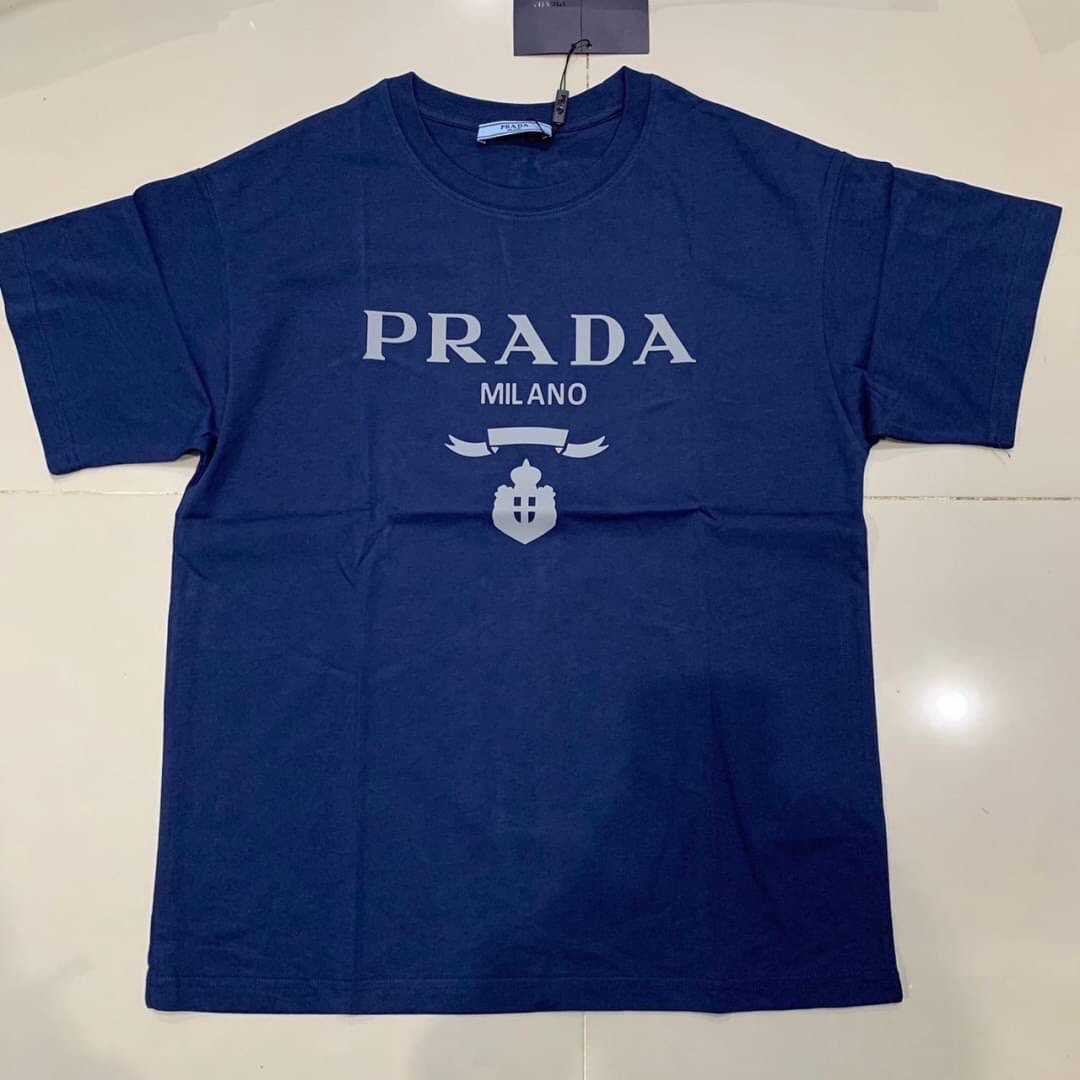 PRADA MILANO PRINTED COTTON T-SHIRT เสื้อยืดคอกลมแขนสั้น แบรนด์ปราด้า