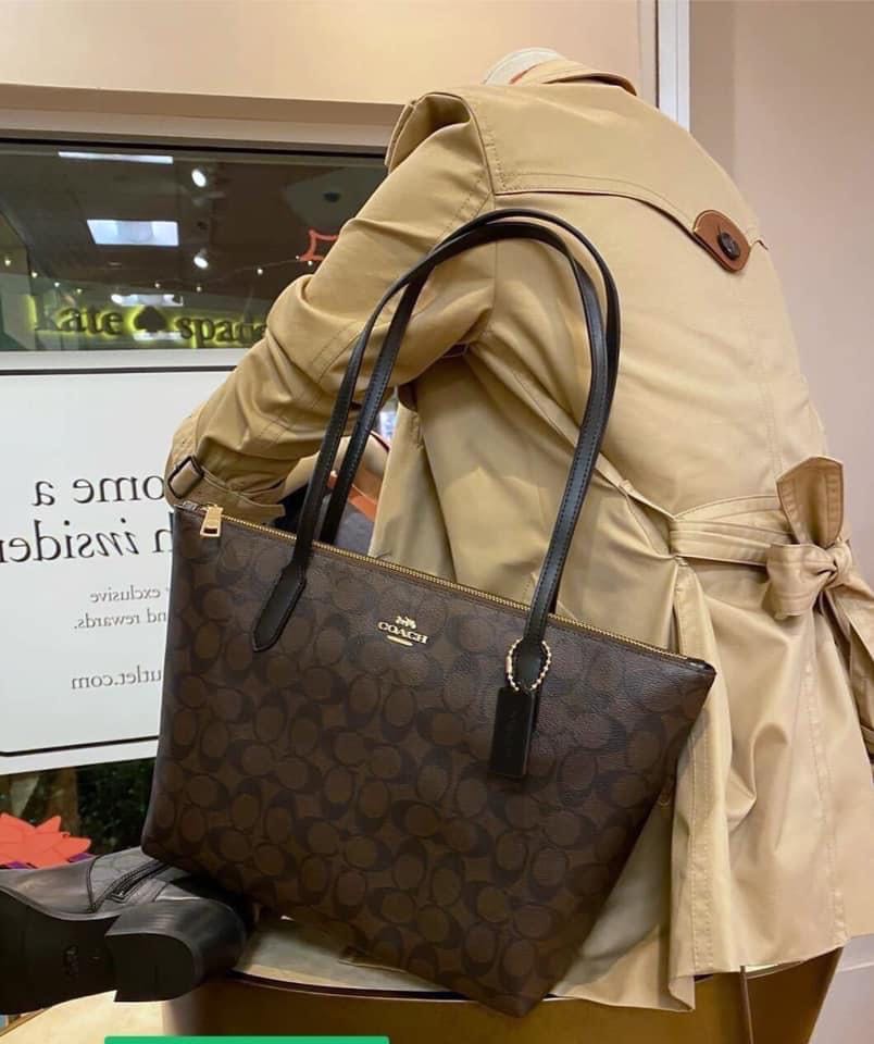 Coach zip top online