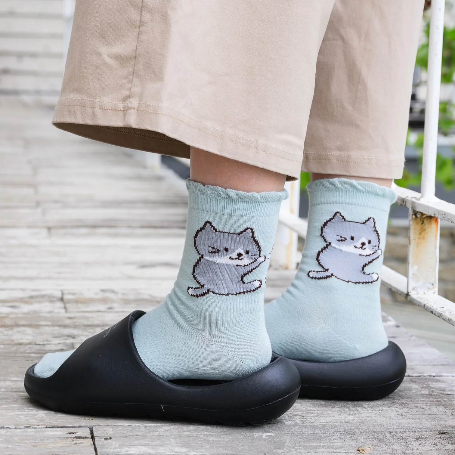 ถุงเท้าแมวเกาะข้อยาว - Cool feeling socks 