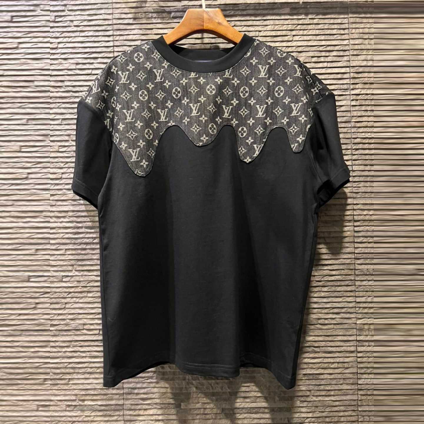 LOUIS VUITTON X NIGO LV2 MONOGRAM DENIM MELT COTTON T-SHIRT IN BLACK เสื้อหลุยส์วิตตอง