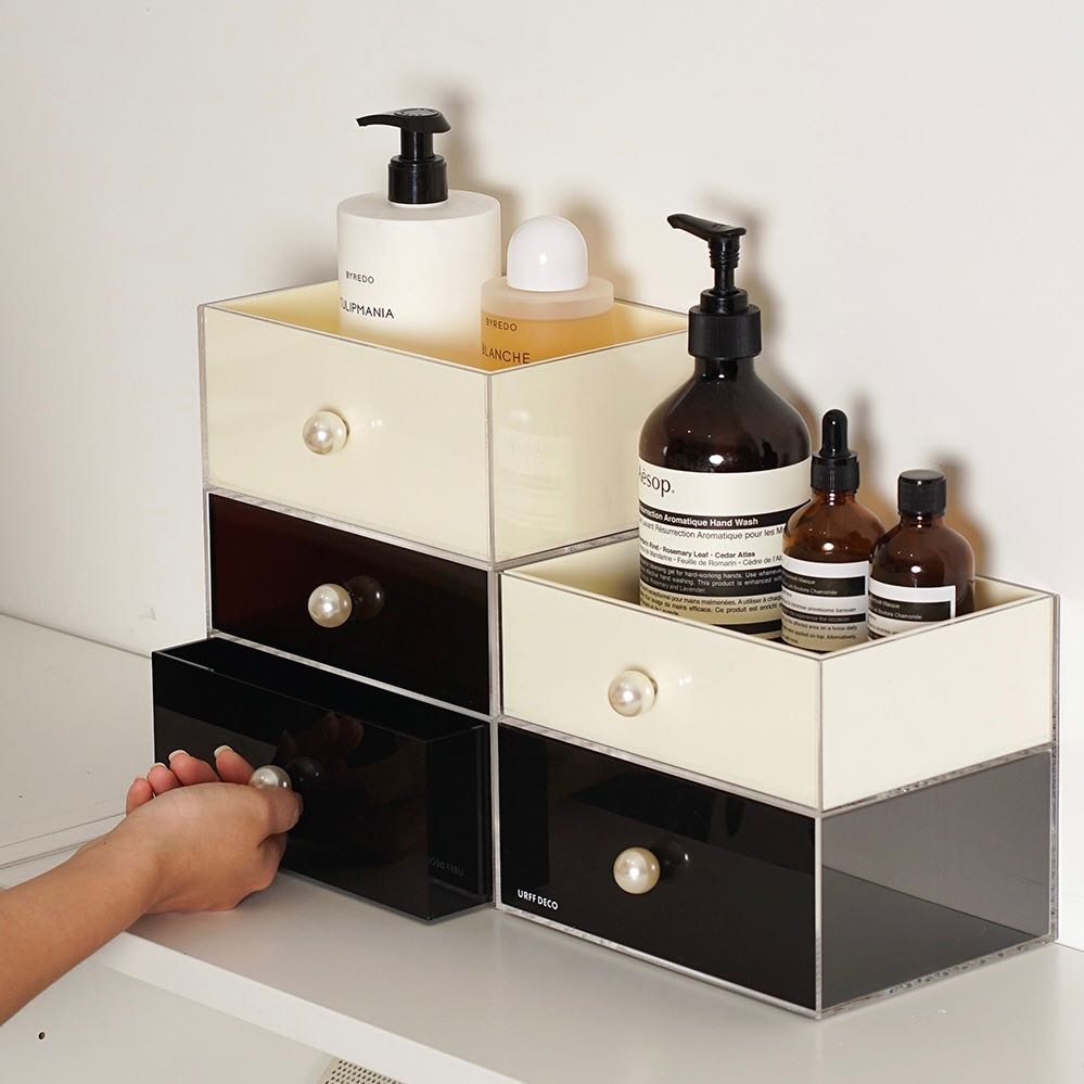Acrylic cosmetic storage (Pre-order)