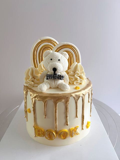 เค้กวันเกิด เค้กมินิมอล เค้กหรู เค้กตุ๊กตาหมี Teddy Bear Cake Birthday Cake