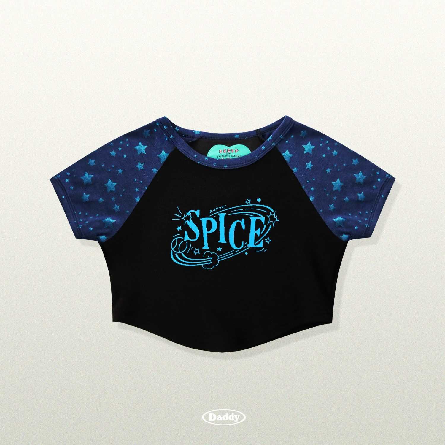 Spice Crop Top เสื้อครอปสีดำ แต่งแขนด้วยผ้ายืดลายกลิตเตอร์ดาวสีน้ำเงิน มาพร้อมกับลายสกรีนคำว่า Spice