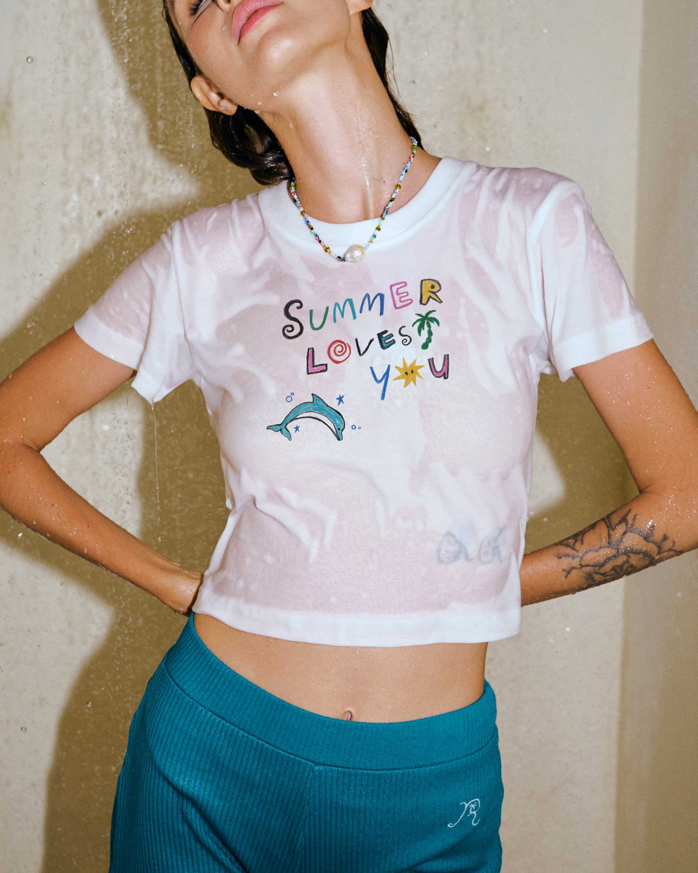 REVERIE Summer Loves you tee - เสื้อยืดครอปสกรีนลาย
