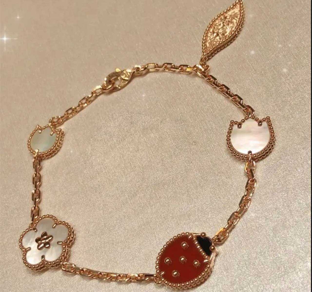 สร้อยคอมือเต่าทอง ตัวเรือน rose gold