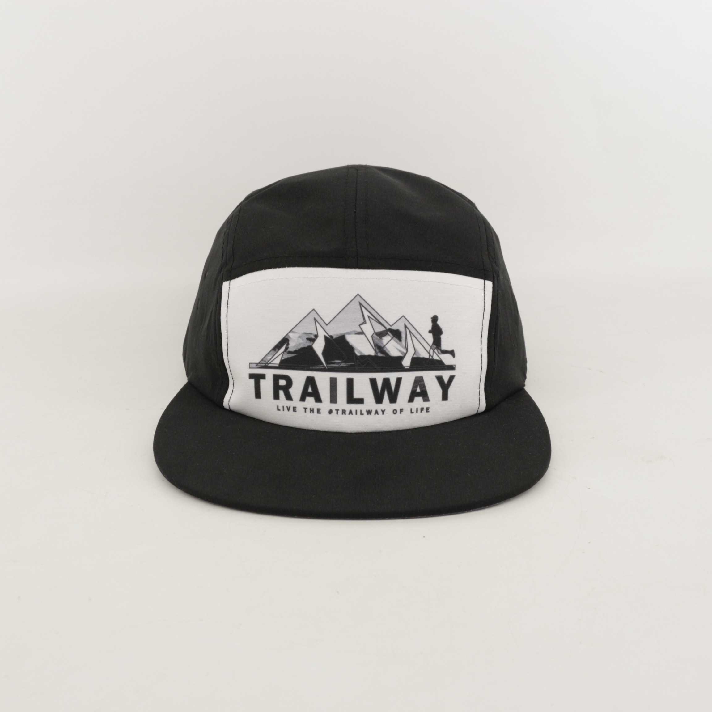 Trailway running hat - black and white 