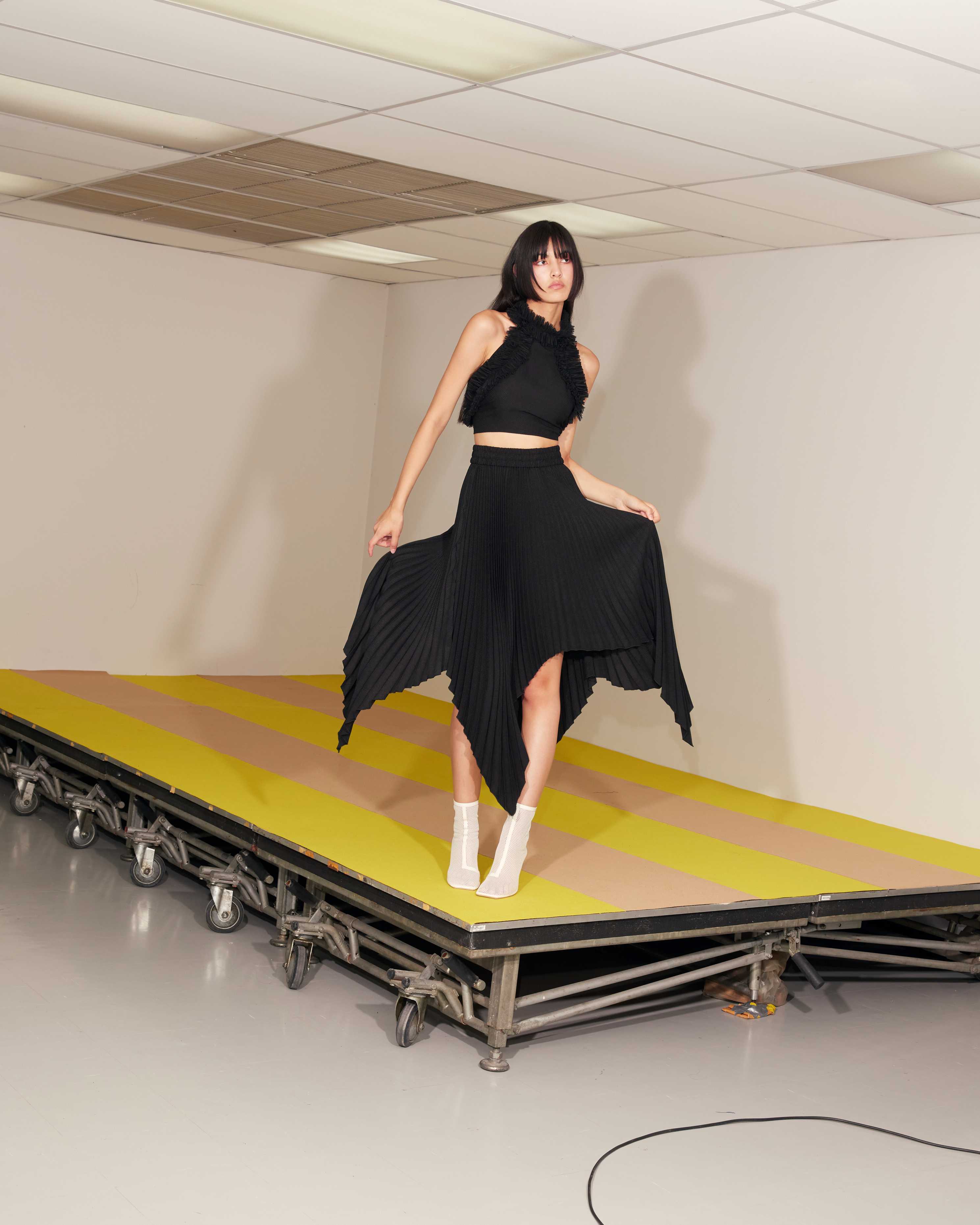 Lulu top - Black (Pre Order 7-10 Day)