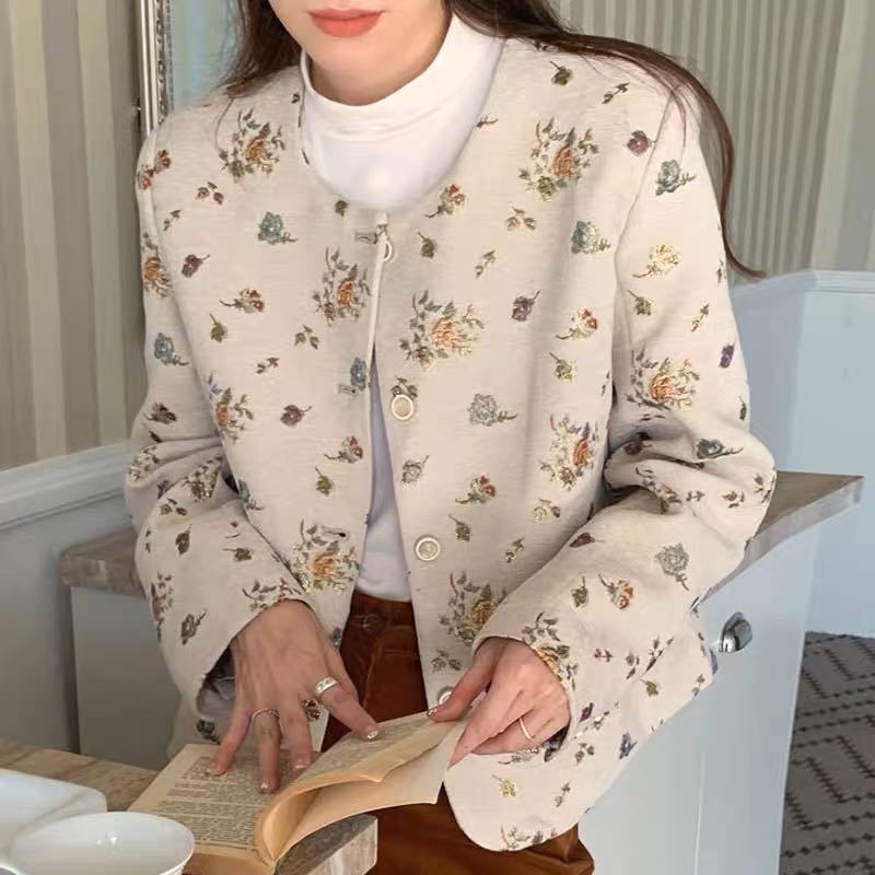 Blazer เกาหลี ลายดอกวินเทจ ทรงสวยมาก แมทช์ชุดง่าย ให้ลุคเกาหลี