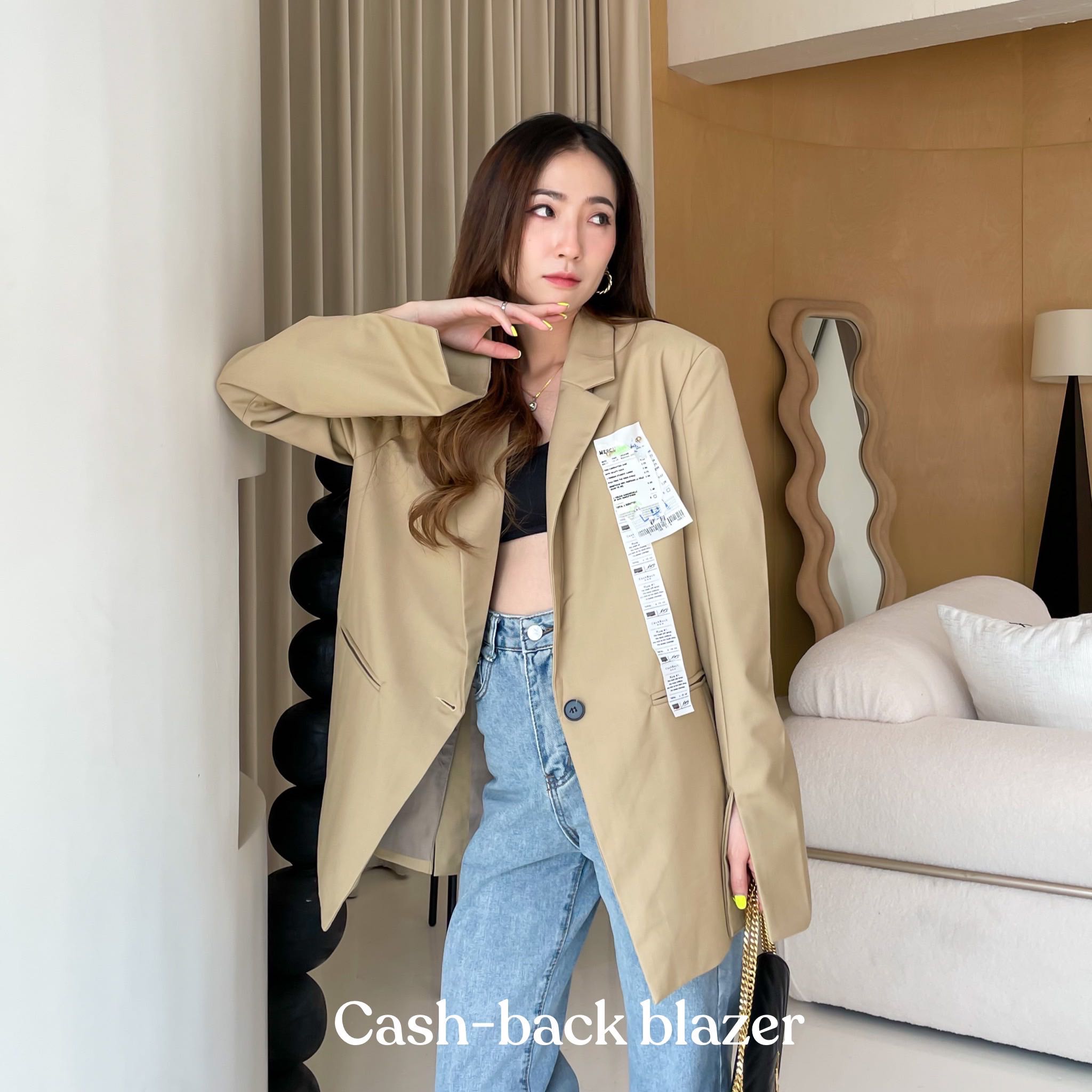 Cash-back blazer - เบลเซอร์แต่งหลัง