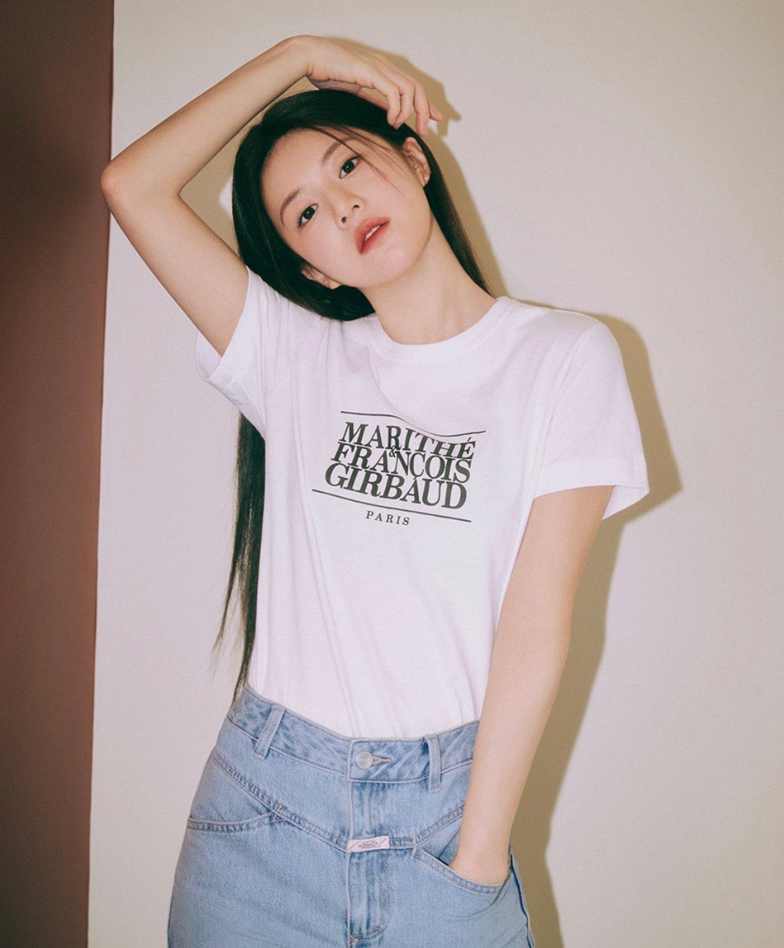 พร้อมส่ง Marithe W Classic Logo TEE 
