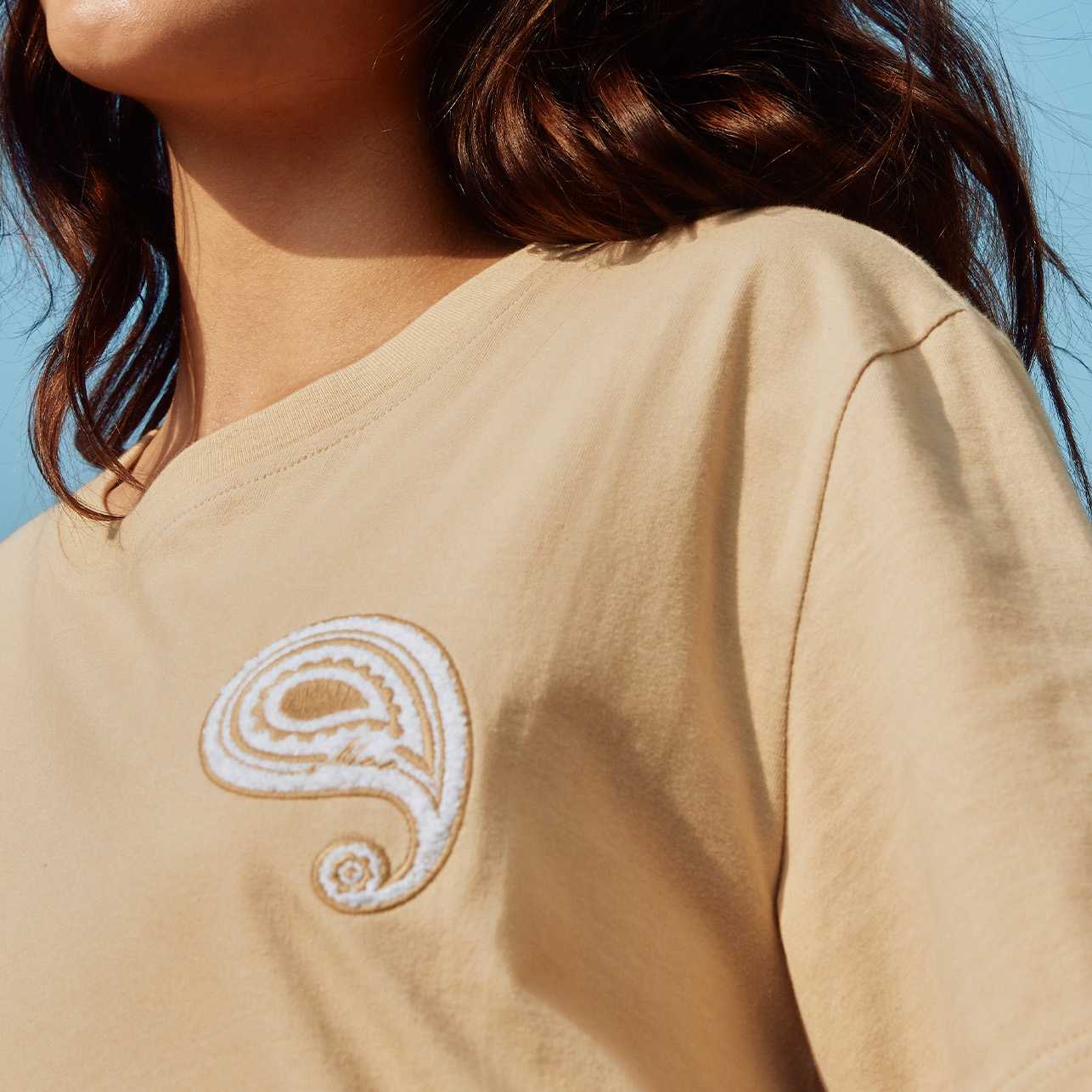 [MOO 4/23] Signature Paisley T-Shirt