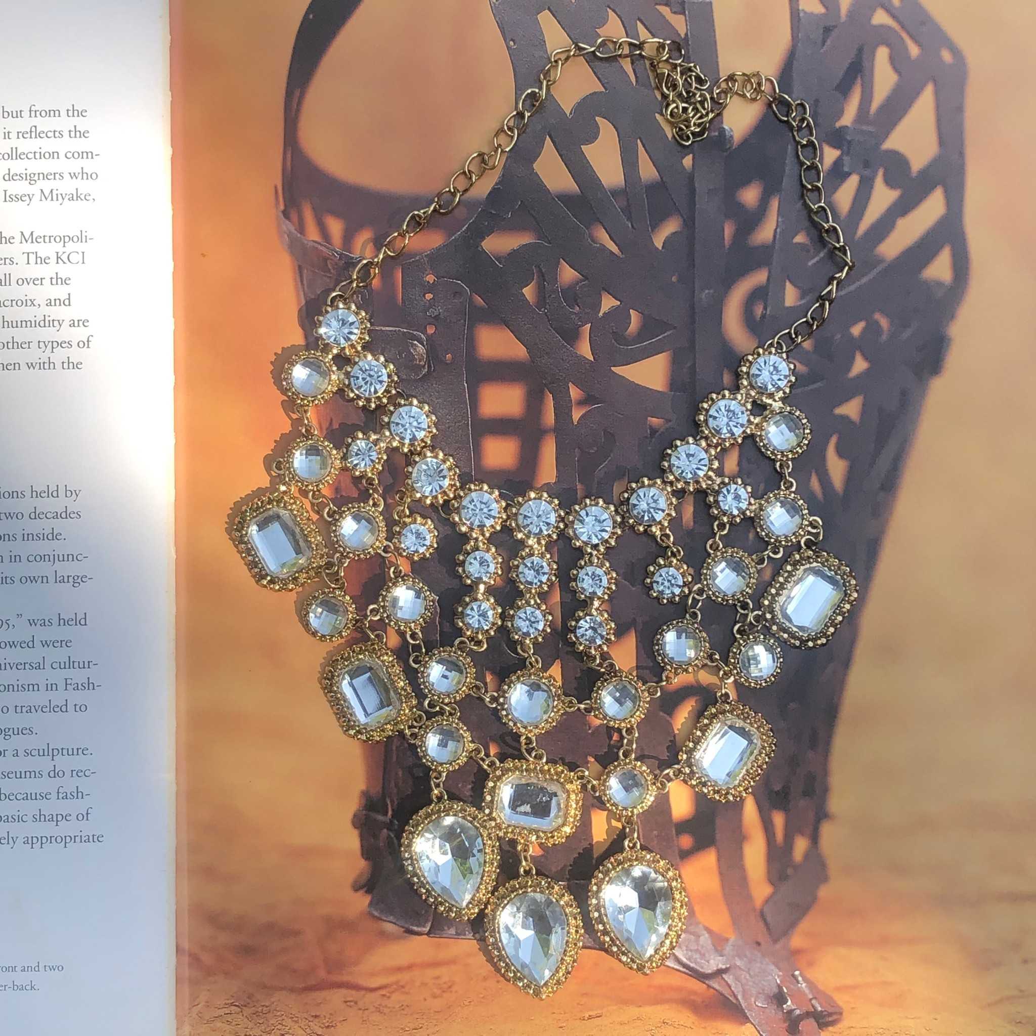 Statement Maharani Sparkling Crystals Necklace 👑💎✨ สร้อยคอคริสตัลวิบวับ