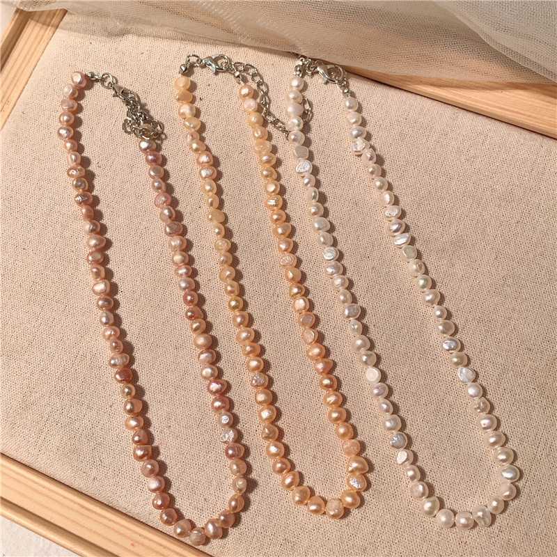 สร้อยคอ : ไข่มุก สีธรรมชาติ ทรงอิสระ ขนาดประมาณ 5-6 mm