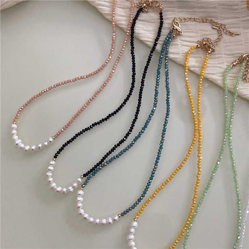 สร้อคอ : คริสตัล ประดับไข่มุกธรรมชาติ สีขาว ประมาณ 5-6 mm