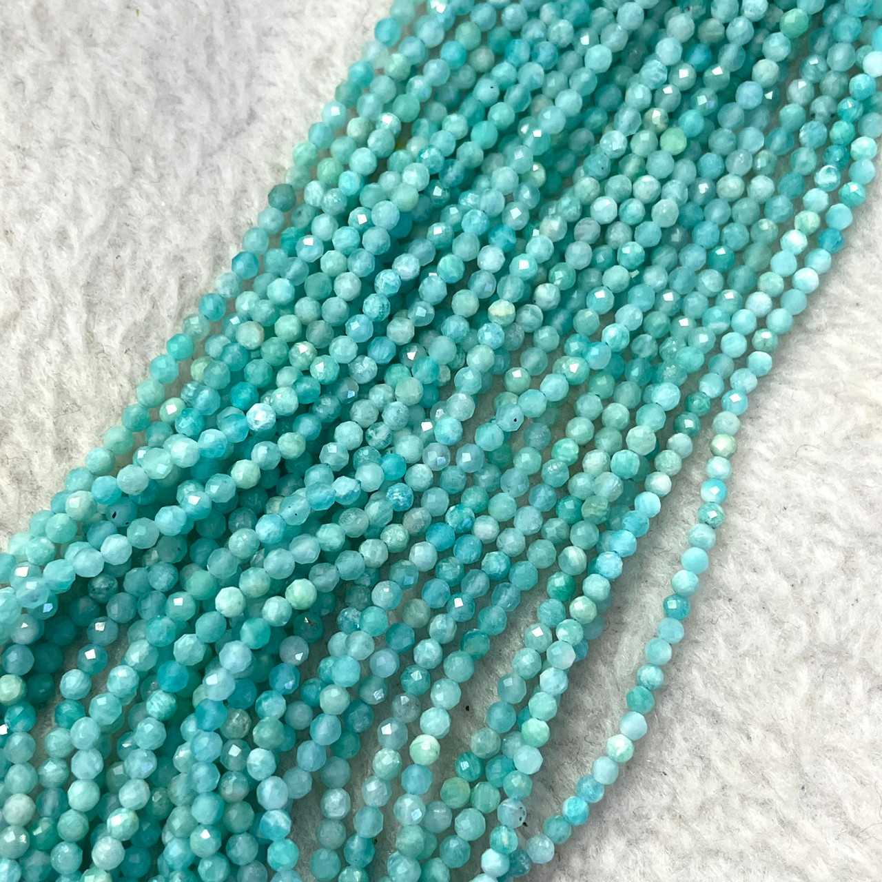 อมาโซไนต์ คัดสี (Amazonite) 2 mm เจียเหลี่ยม เส้นยาว