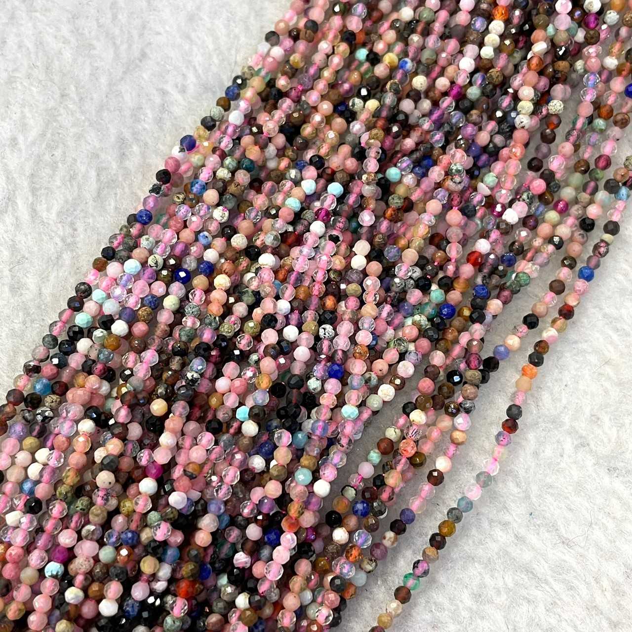 รวมหินธรรมชาติ (Mix natural stone beads) 2 mm เจียเหลี่ยม เส้นยาว
