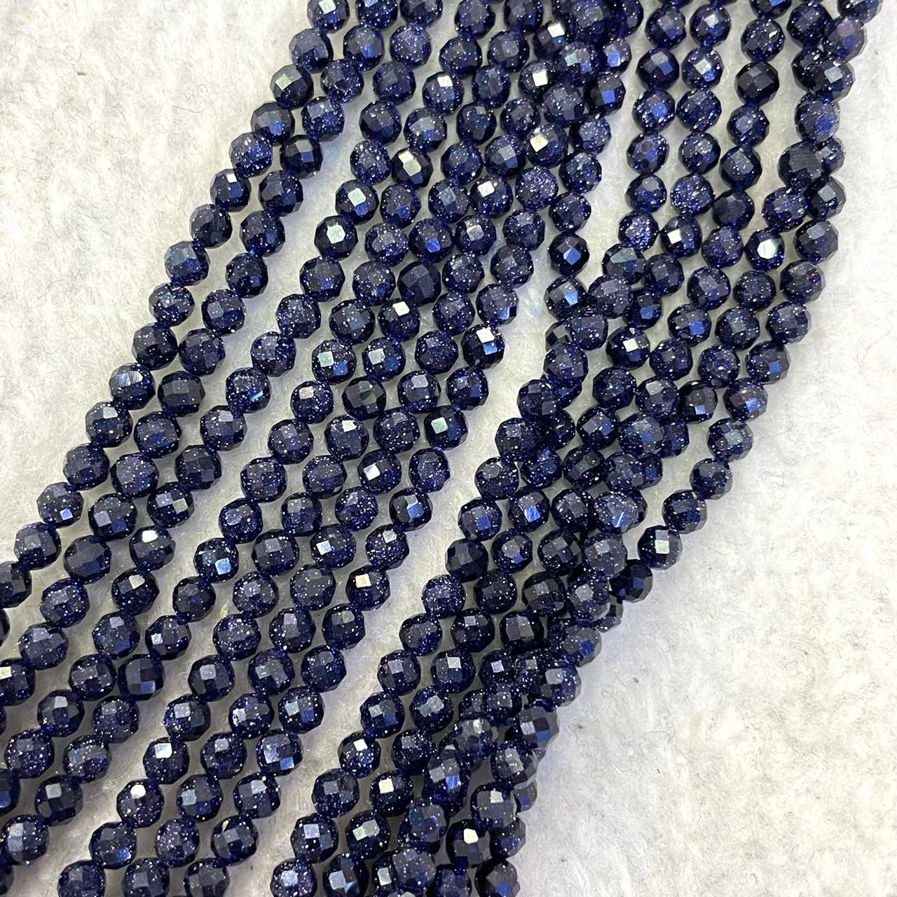 ทรายเงิน (Blue Sand Stone) 3 mm เจียเหลี่ยม เส้นยาว