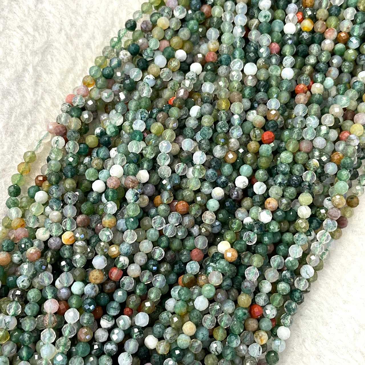 หยกรวมสี ( Mix Jade ) 3 mm เจียเหลี่ยม เส้นยาว