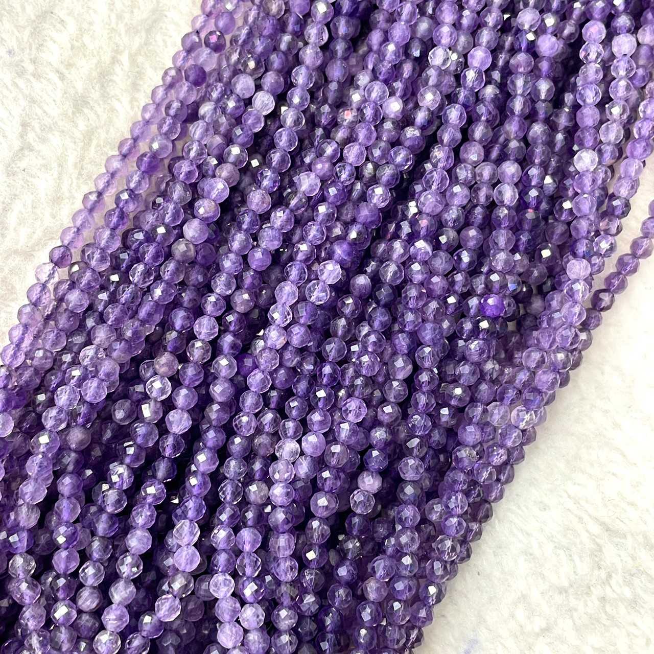 อเมทิสต์ (Amethyst) 3 mm เจียเหลี่ยม เส้นยาว