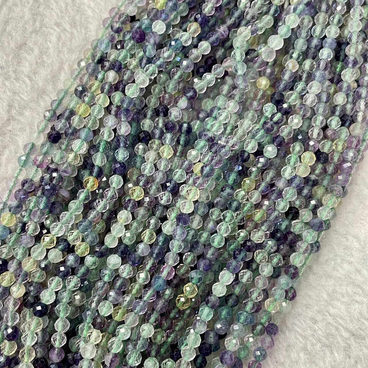ฟลูออไรต์ (Fluorite) 3 mm เจียเหลี่ยม เส้นยาว
