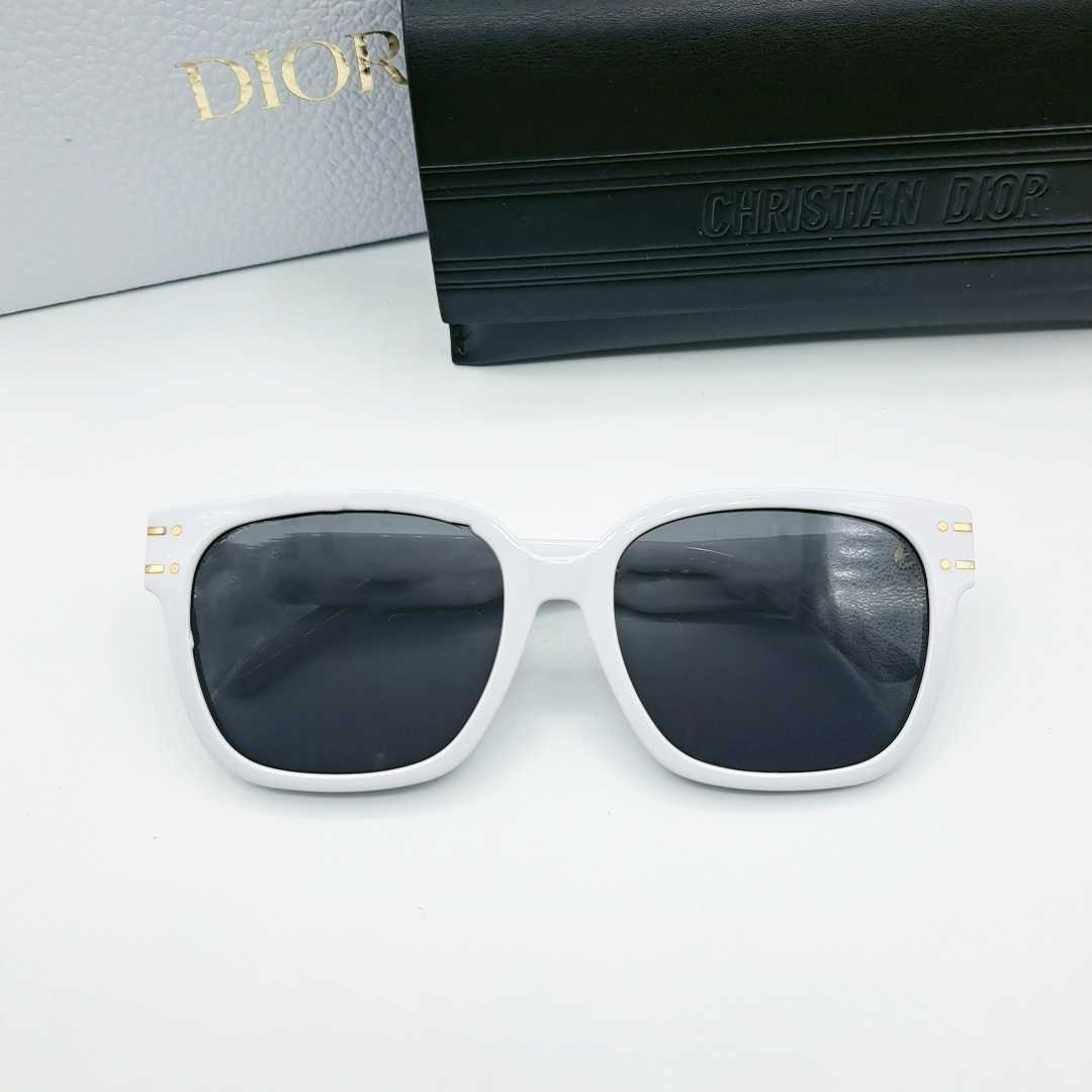 แว่นกันแดด DIOR