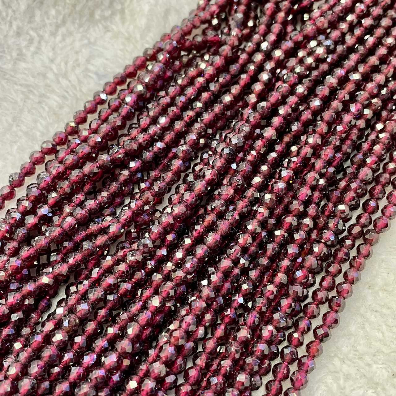 โกเมน (Garnet) 4 mm เจียเหลี่ยม เส้นยาว