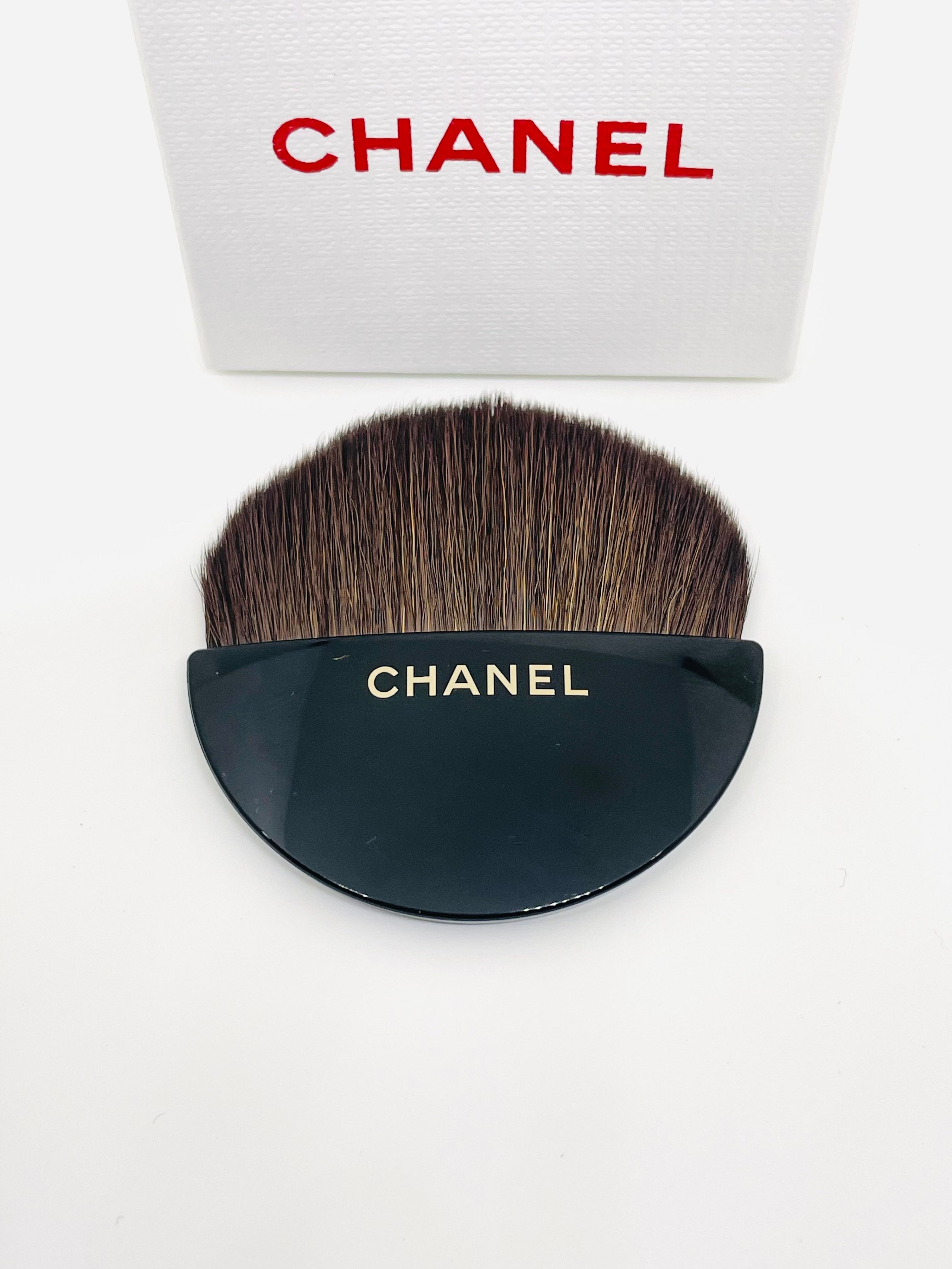 แปรงแต่งหน้า CHANEL
