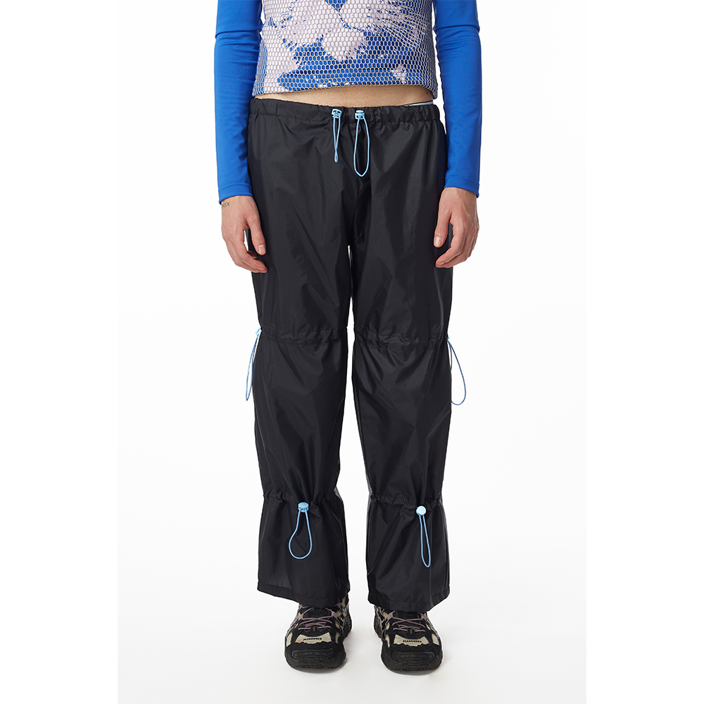 Jetset parachute pants in Midnight 