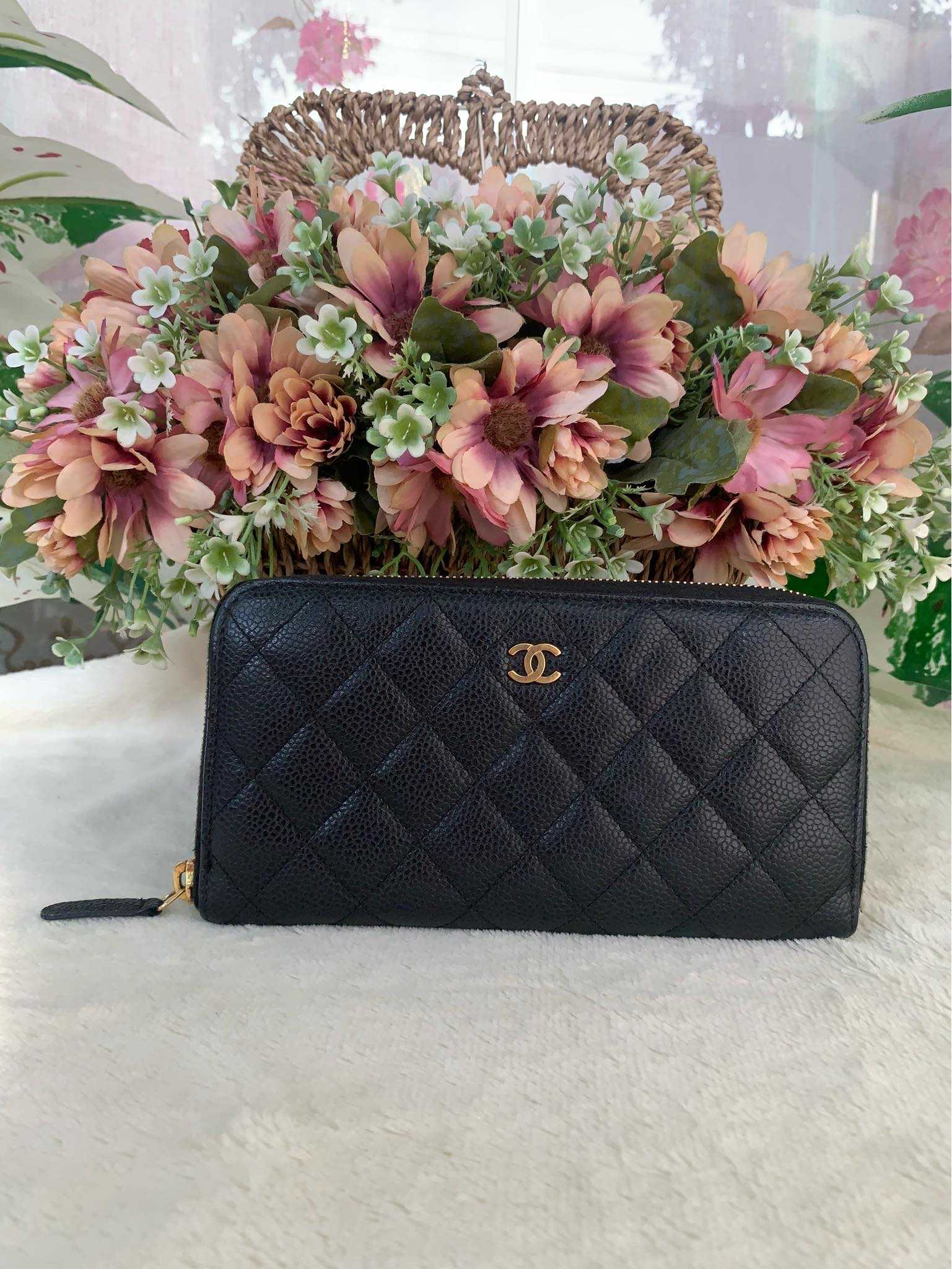 กระเป๋าสตางค์ CHANEL ZIPPY WALLET BLACK CAVIAR GHW