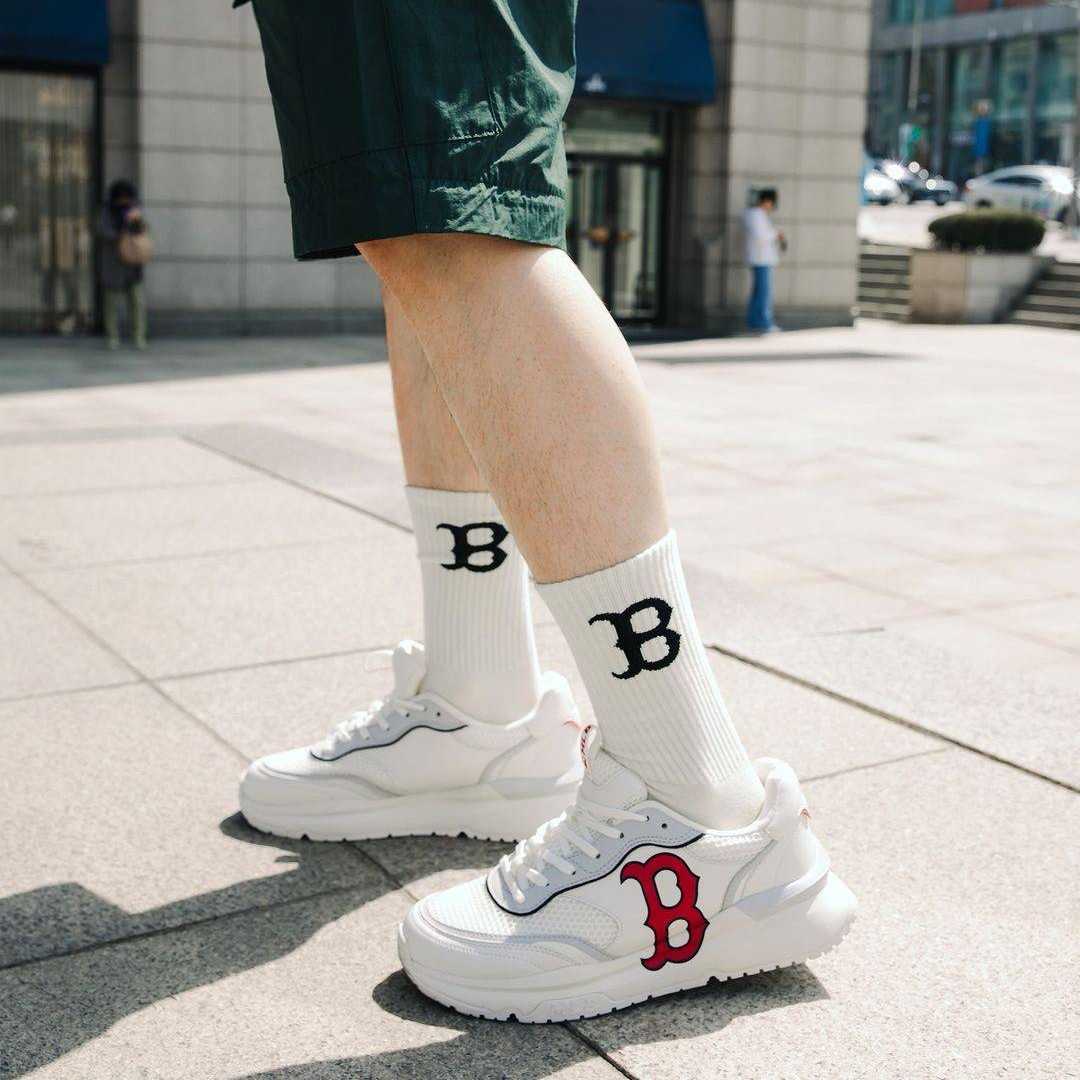 Clearance Sale📣 MLB Chunky Runner   รองเท้าผ้าใบ สีขาว/ สีครีม/ สีดำ