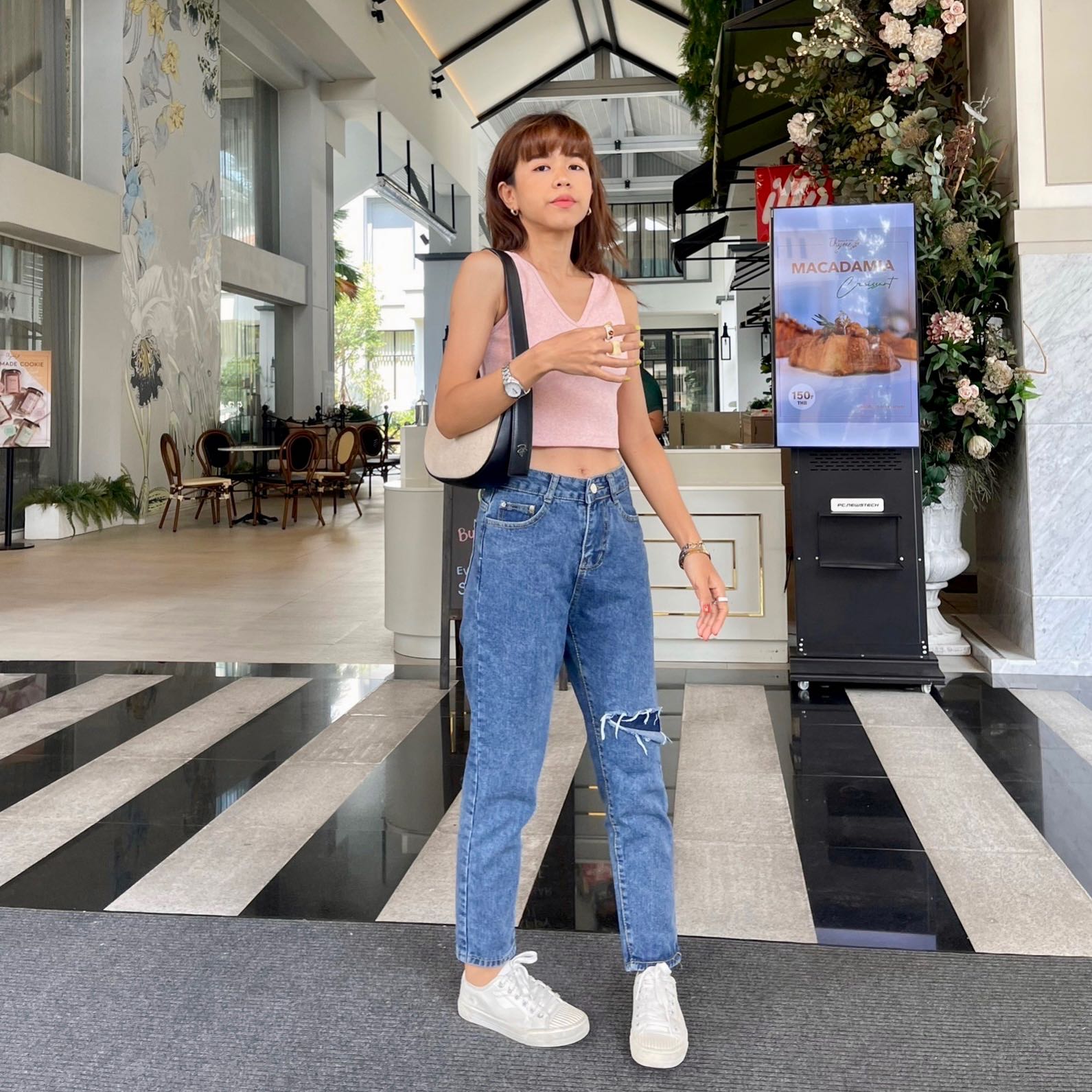ยีนส์รุ่น Tru ยีนส์ทรงกระบอกเล็ก ทรงสลิม แต่งขาดปะเข่า - Jigsawjeans