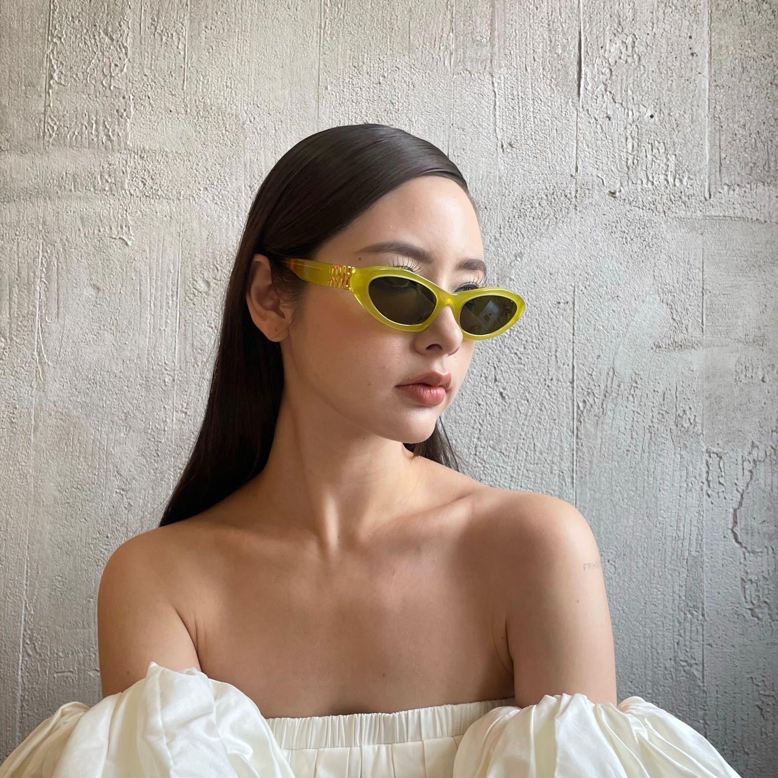 MIUMIU sunglasses / 09Y