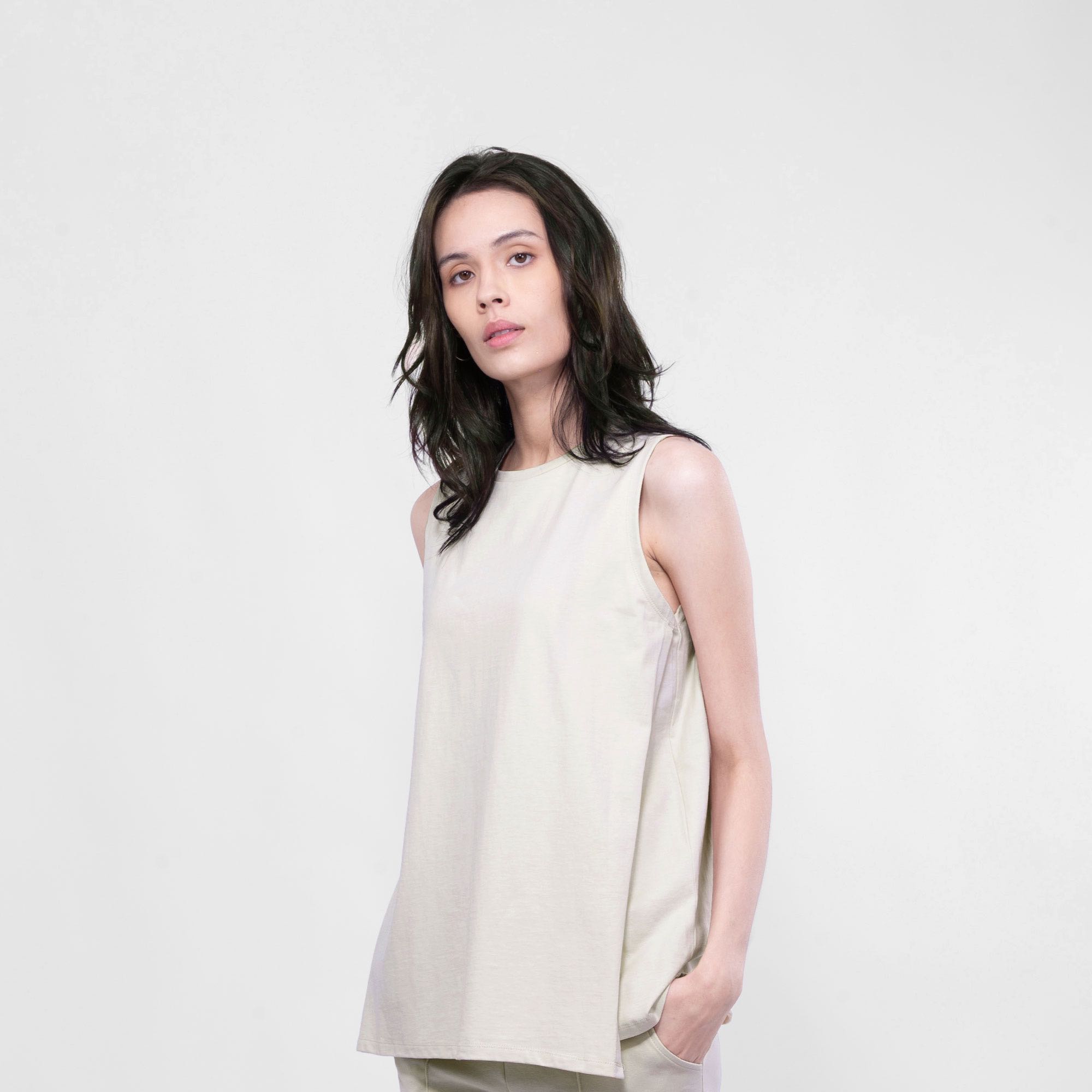 QueenCows เสื้อให้นม Corte Vest (Cream)