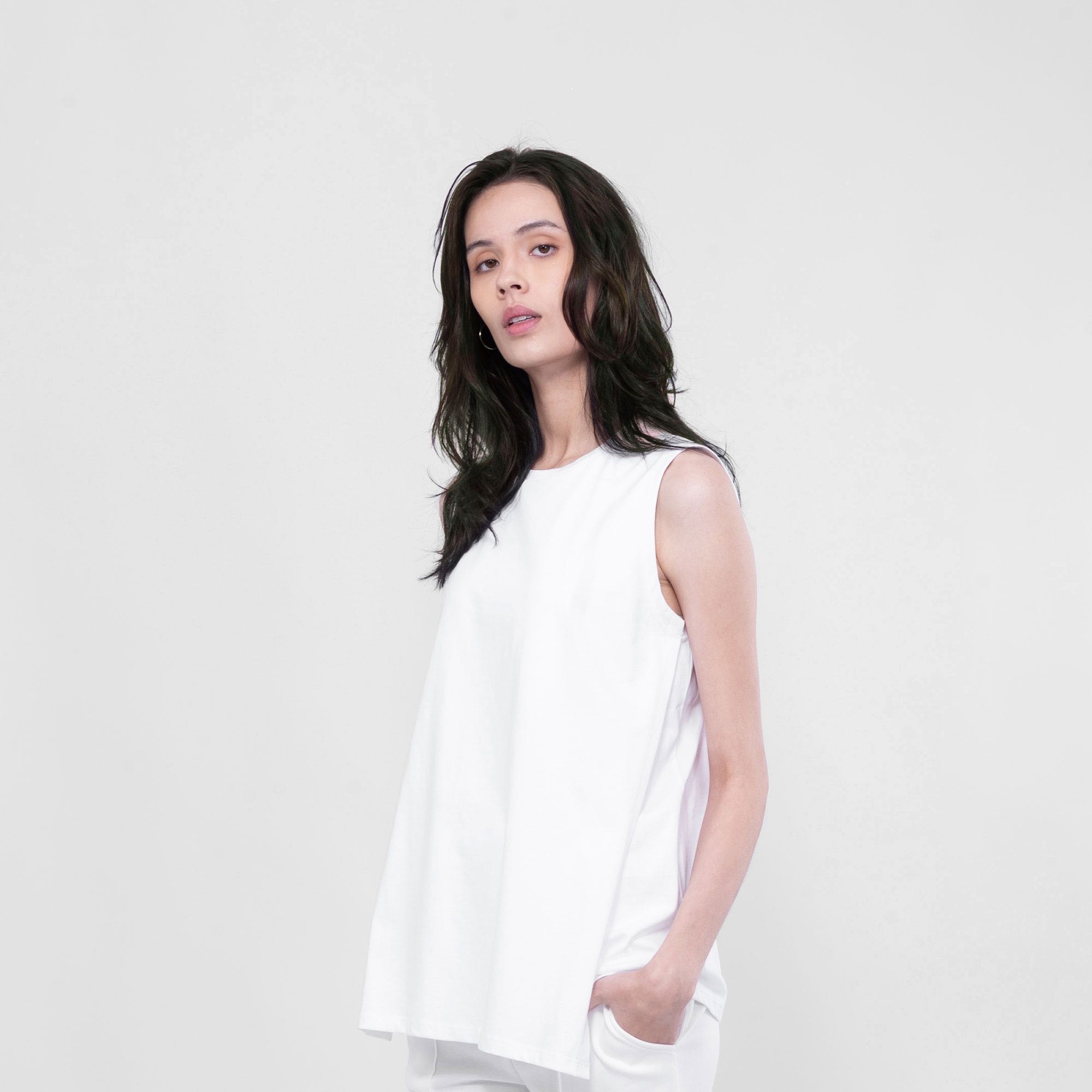 QueenCows เสื้อให้นม Corte Vest (White)